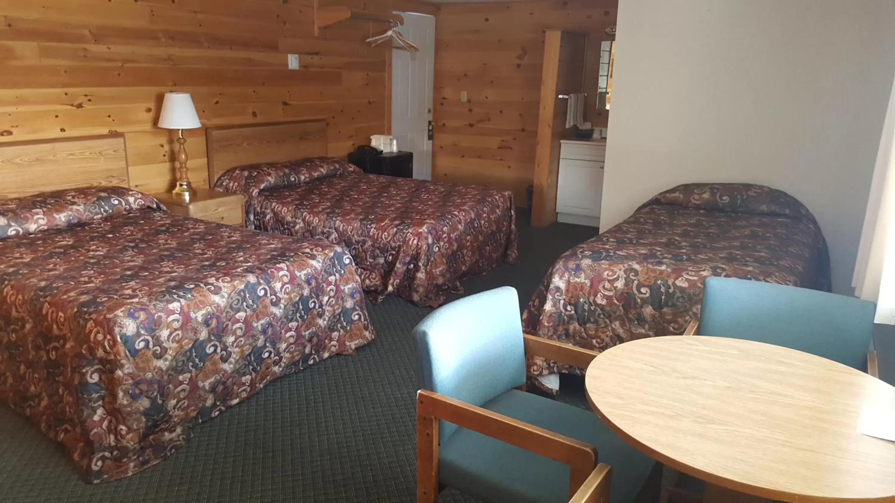 Triple Room with Balcony in Clark's Beach Motel