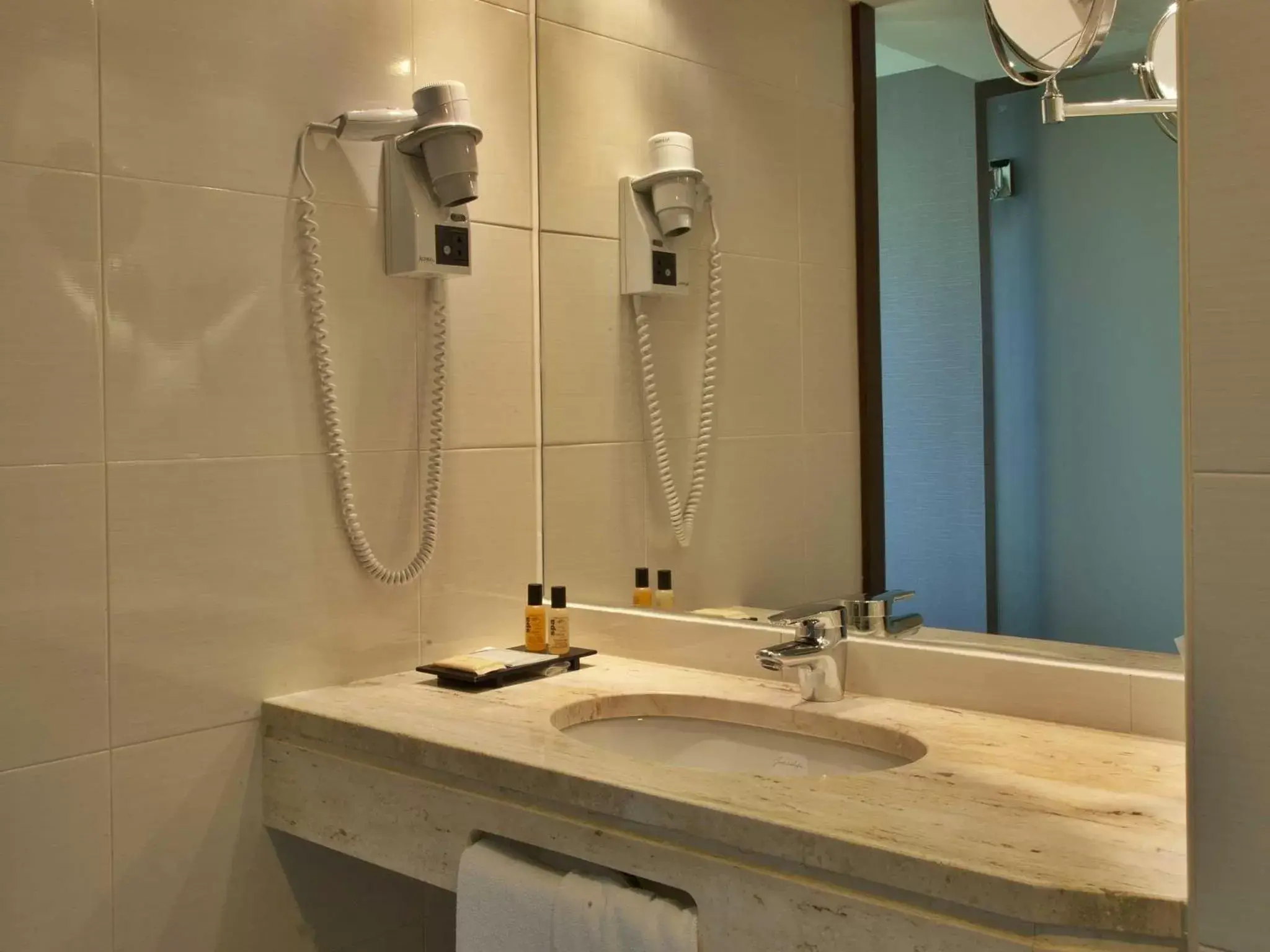 Bathroom in TURIM Luxe Hotel