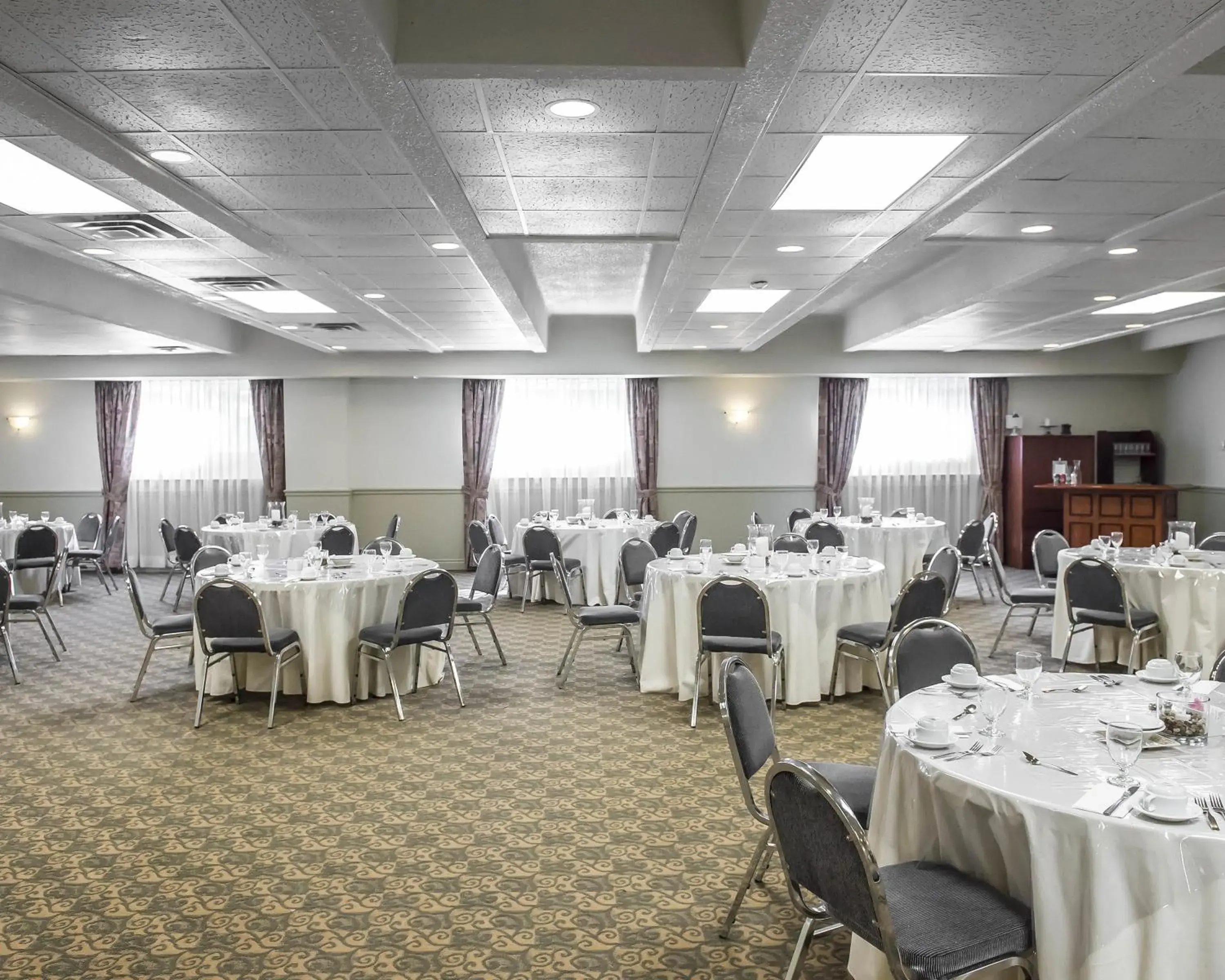 Day, Restaurant/Places to Eat in Comfort Inn & Suites Thousand Islands Harbour District