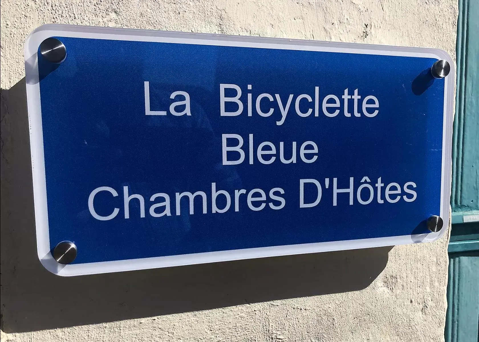 Property logo or sign in La Bicyclette Bleue