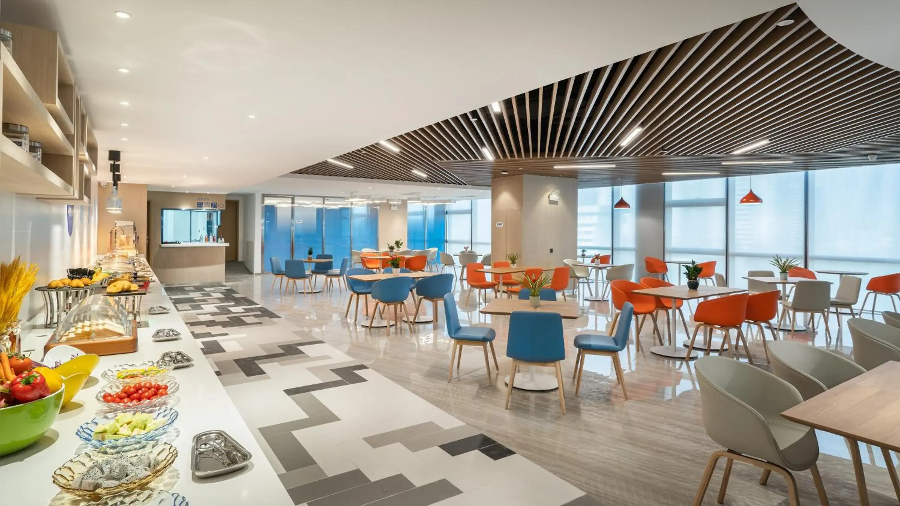 Restaurant/places to eat in Holiday Inn Express Yangjiang City Center by IHG Restaurant/places to eat in Holiday Inn Express Yangjiang City Center by IHG