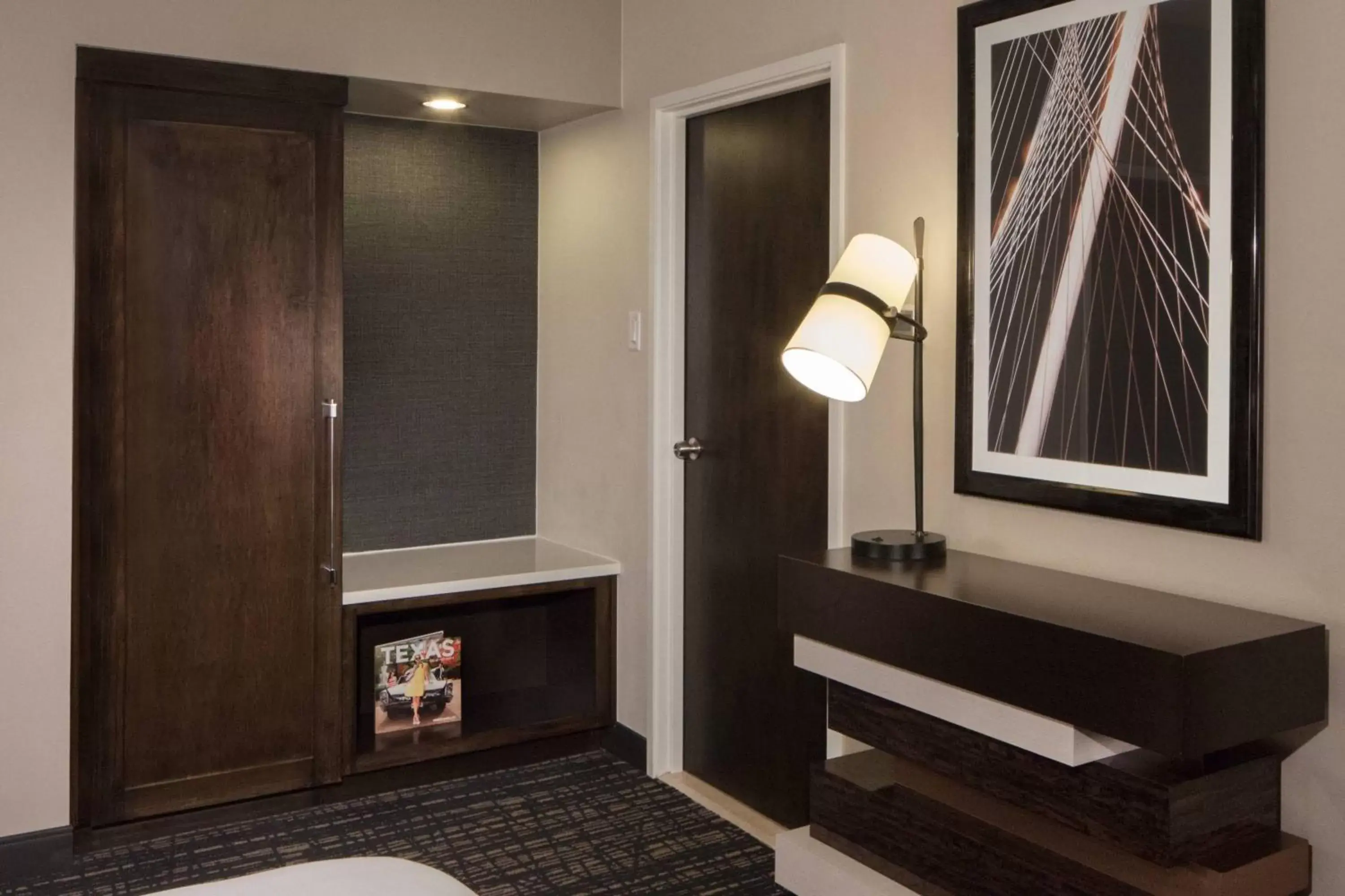 Bedroom, Bathroom in Dallas Marriott Suites Medical/Market Center
