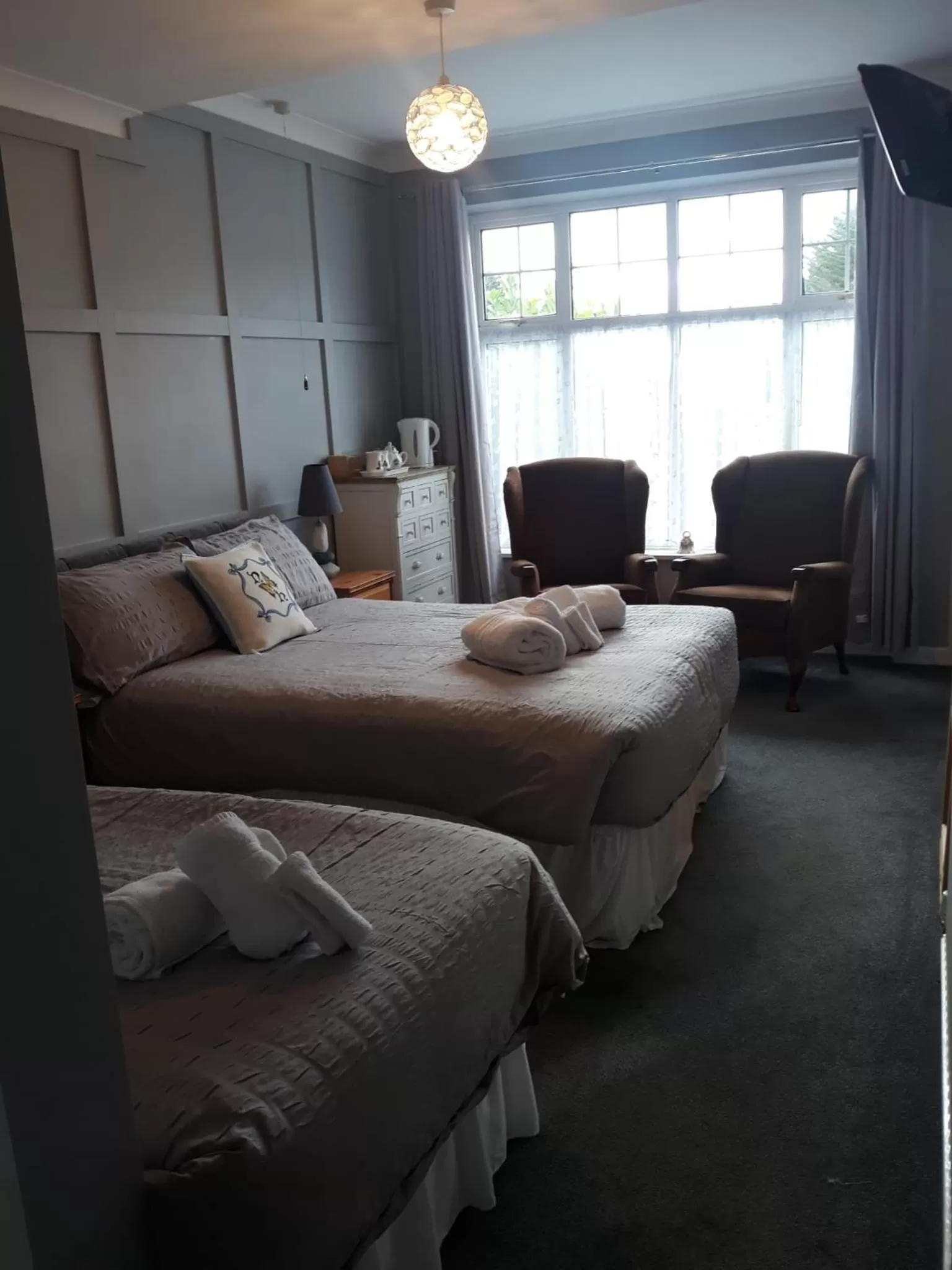 Triple Room with Shower in Newton House