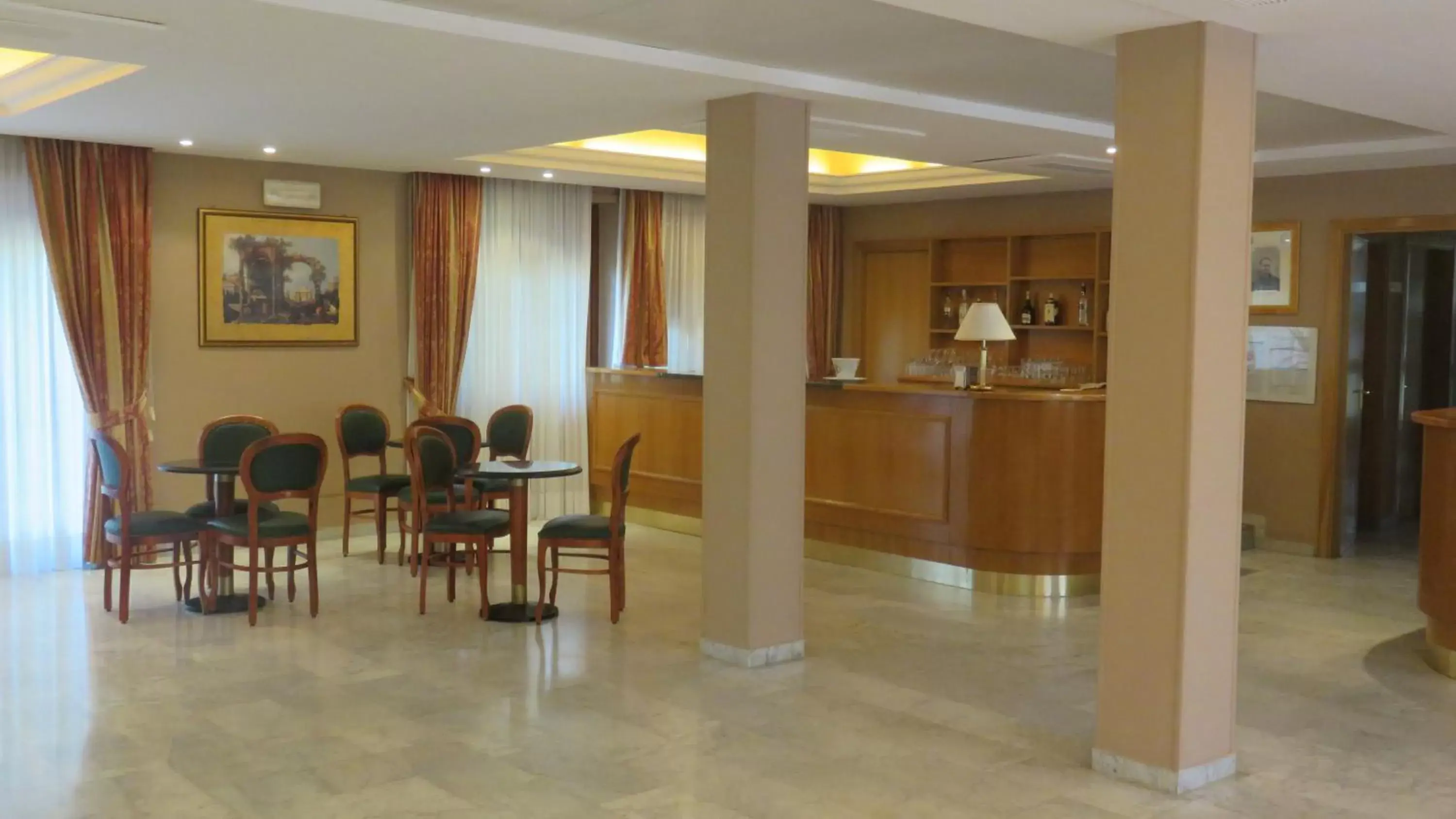 Lobby/Reception in Hotel Oasi Dei Discepoli