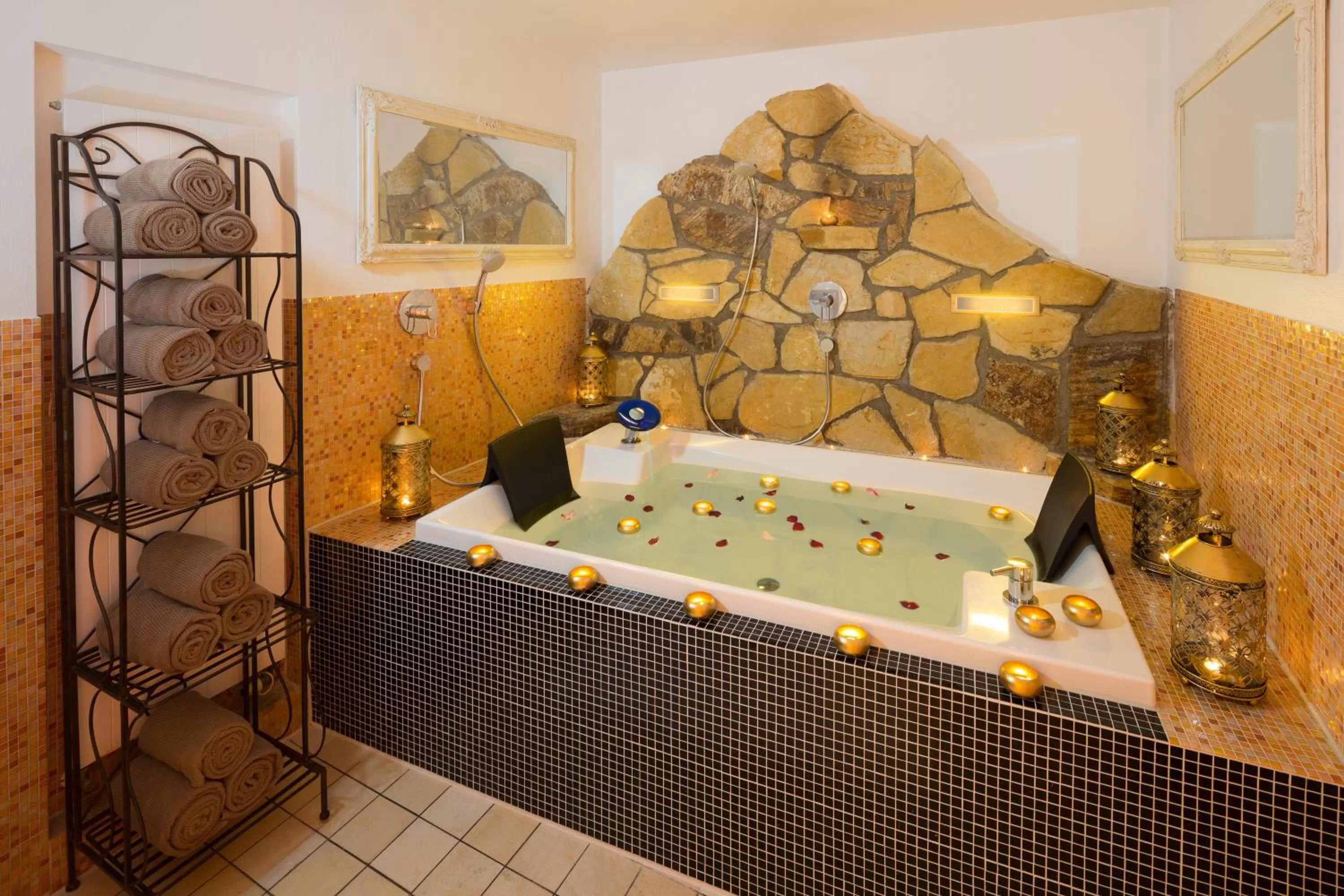 Spa and wellness centre/facilities in YachtHotel Helvetia Spa- und Wellnessdomizil