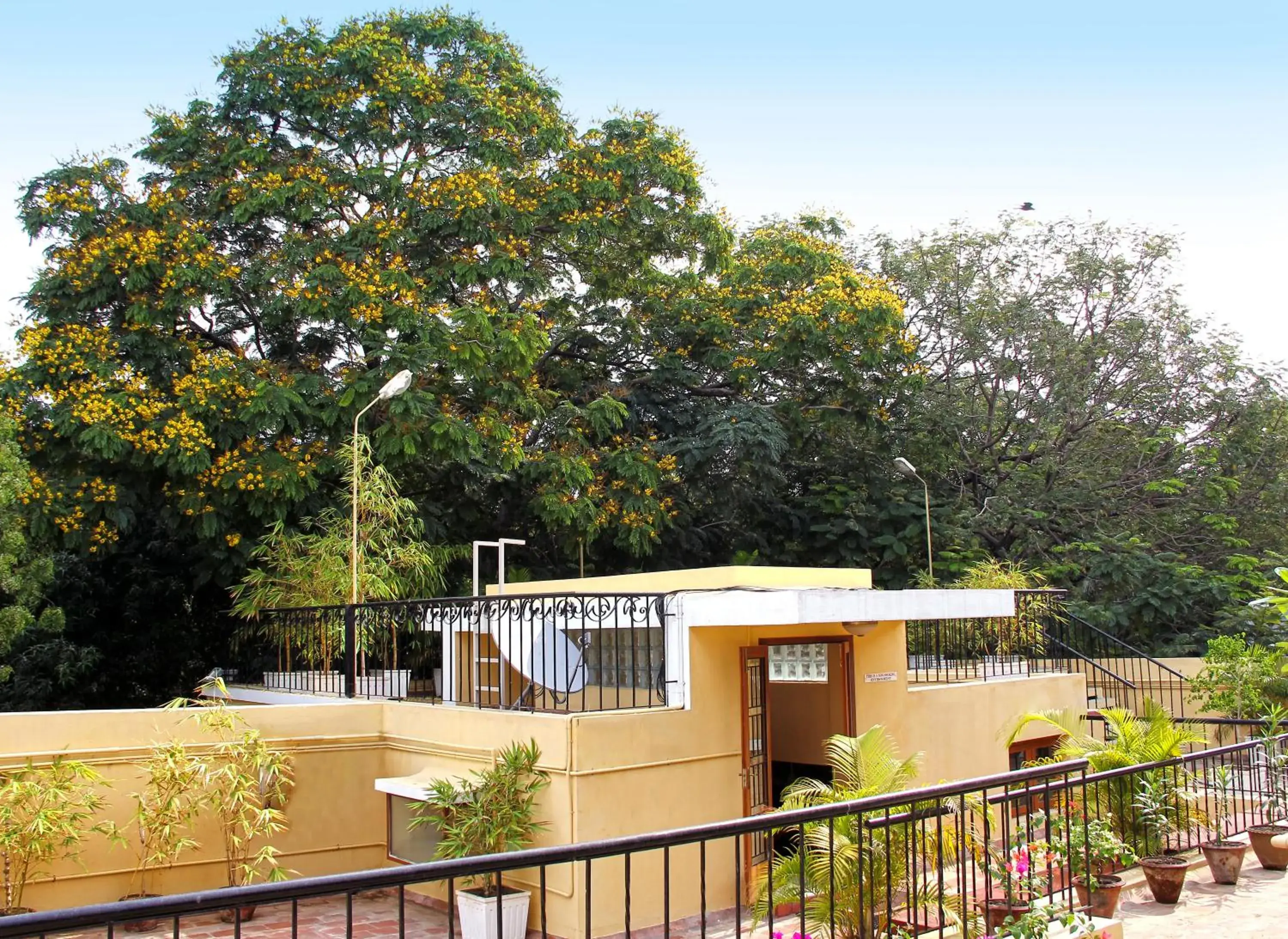 Balcony/Terrace, Property Building in Hanu Reddy Residences Poes Garden