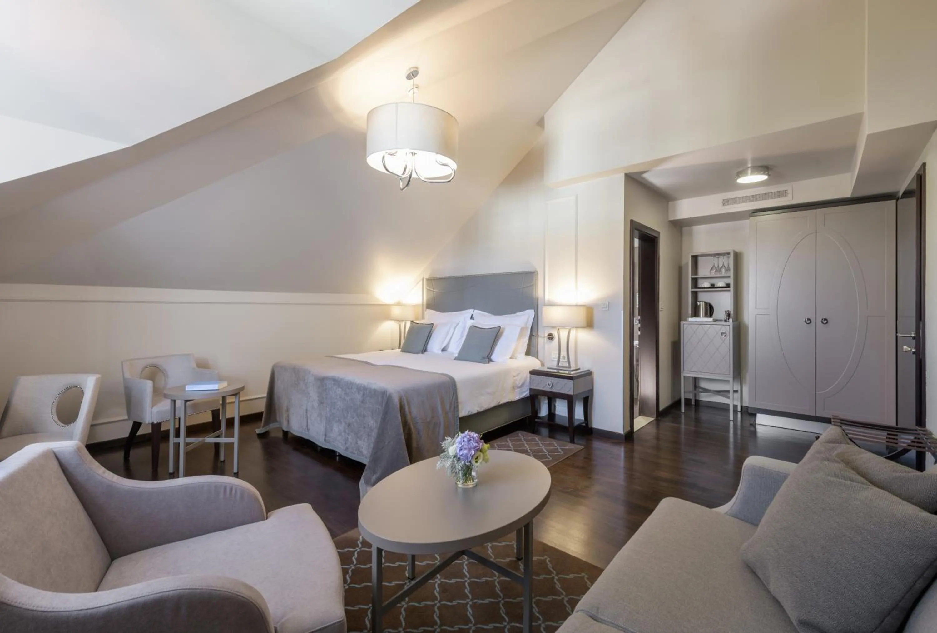 Photo of the whole room, Bed in Bastion Heritage Hotel