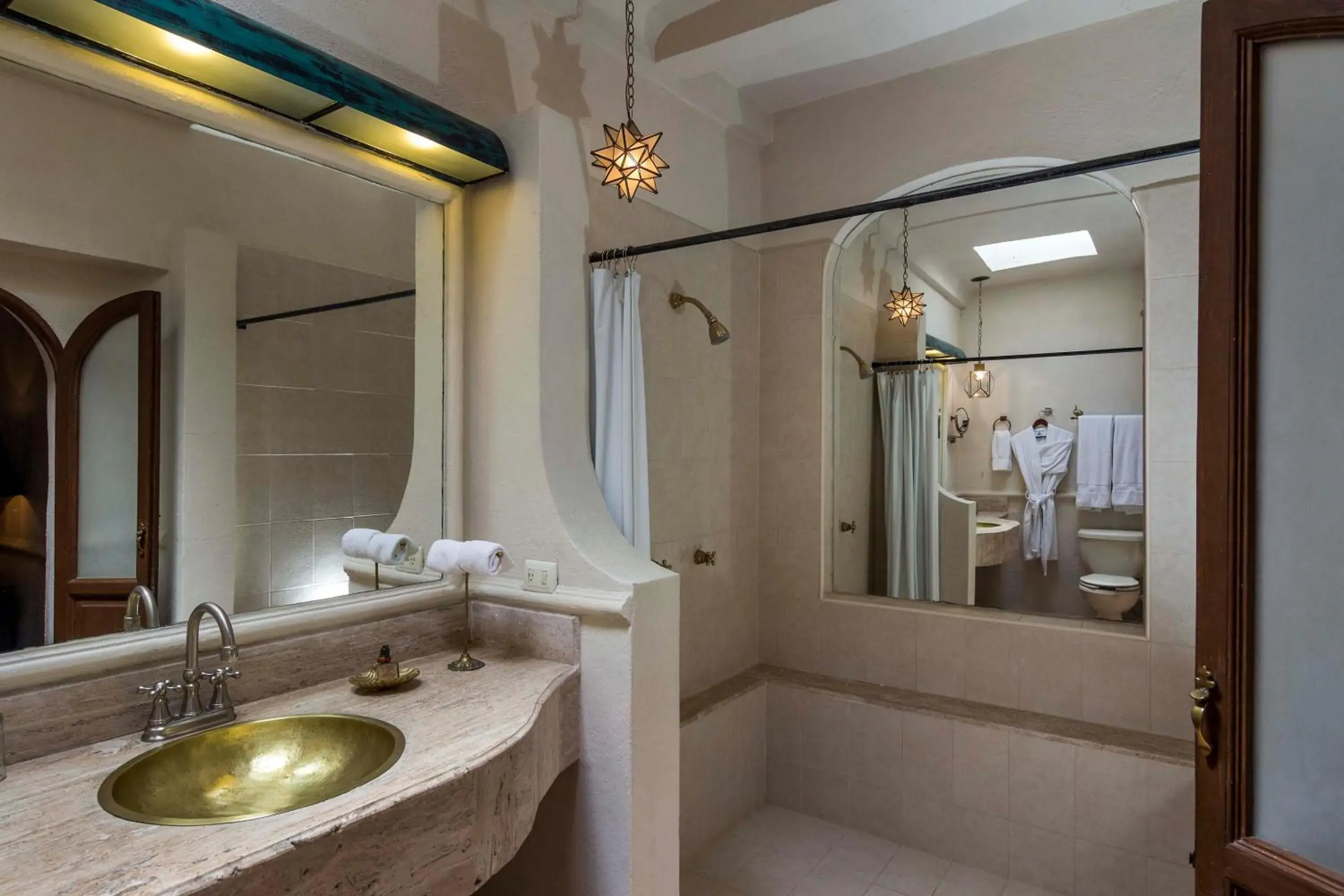 Bathroom in Hotel Santa Monica