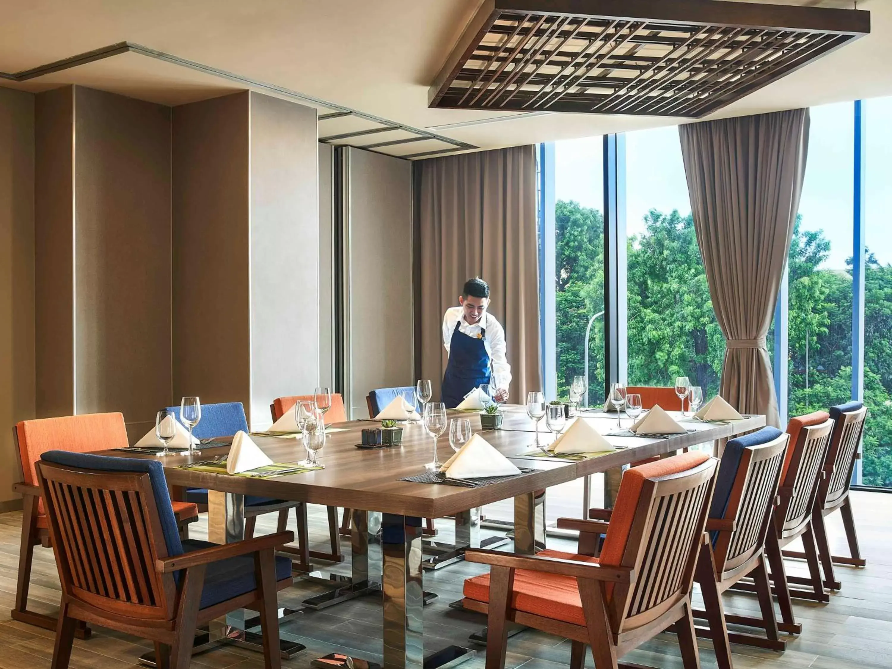 Restaurant/Places to Eat in Novotel Hanoi Thai Ha