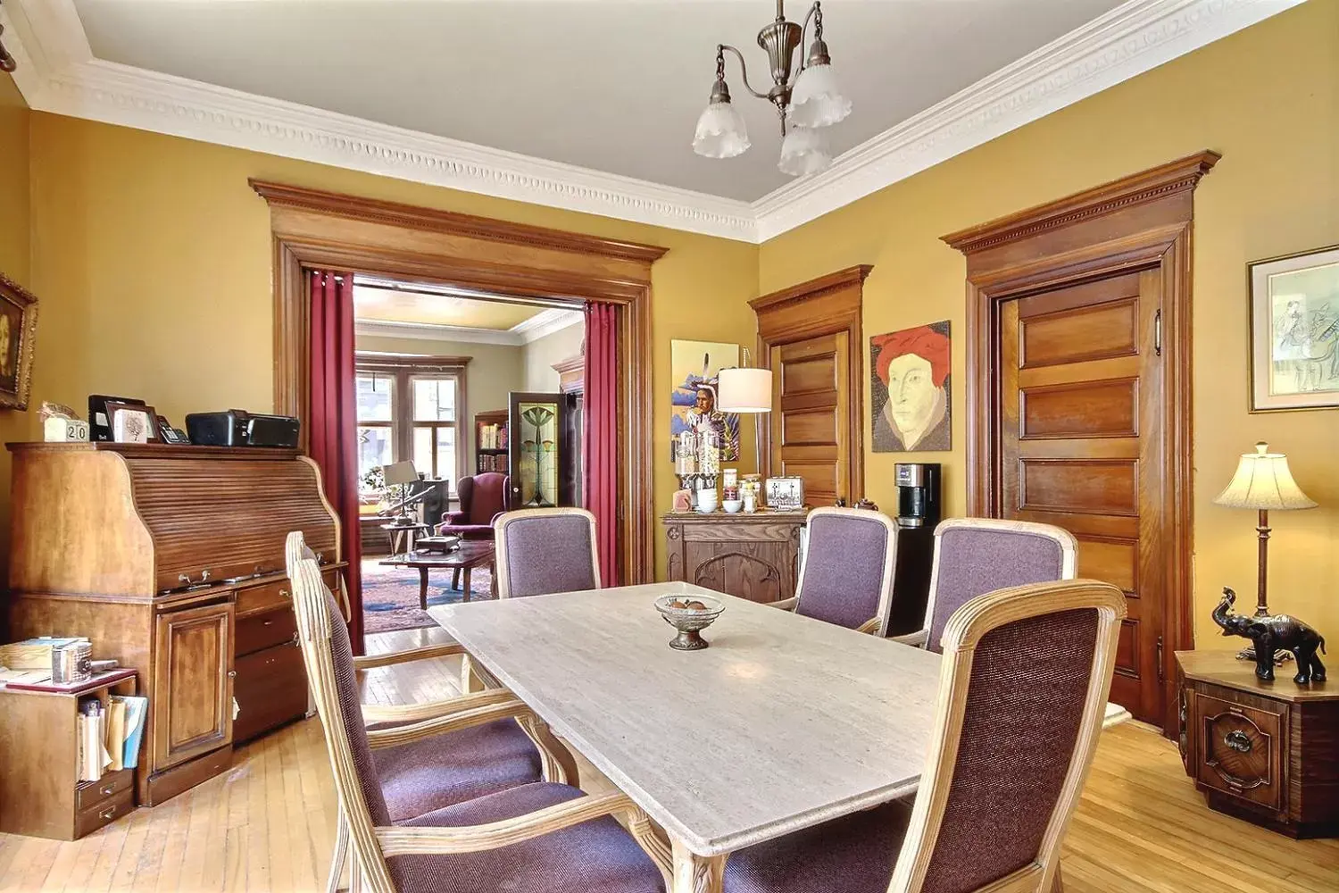 Dining area in B&B La Marquise de Bassano