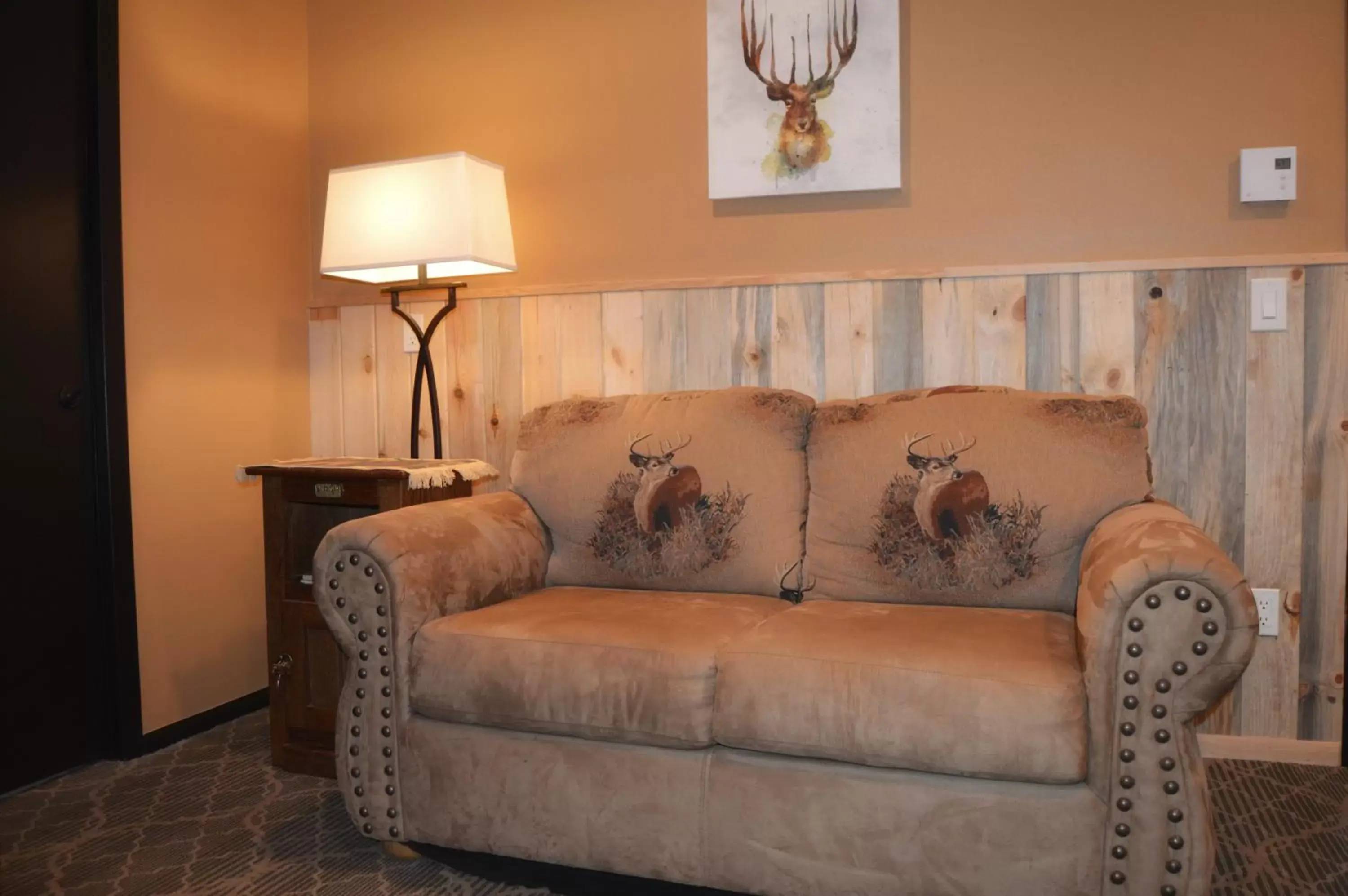 Seating Area in The Inn on Fall River & Fall River Cabins