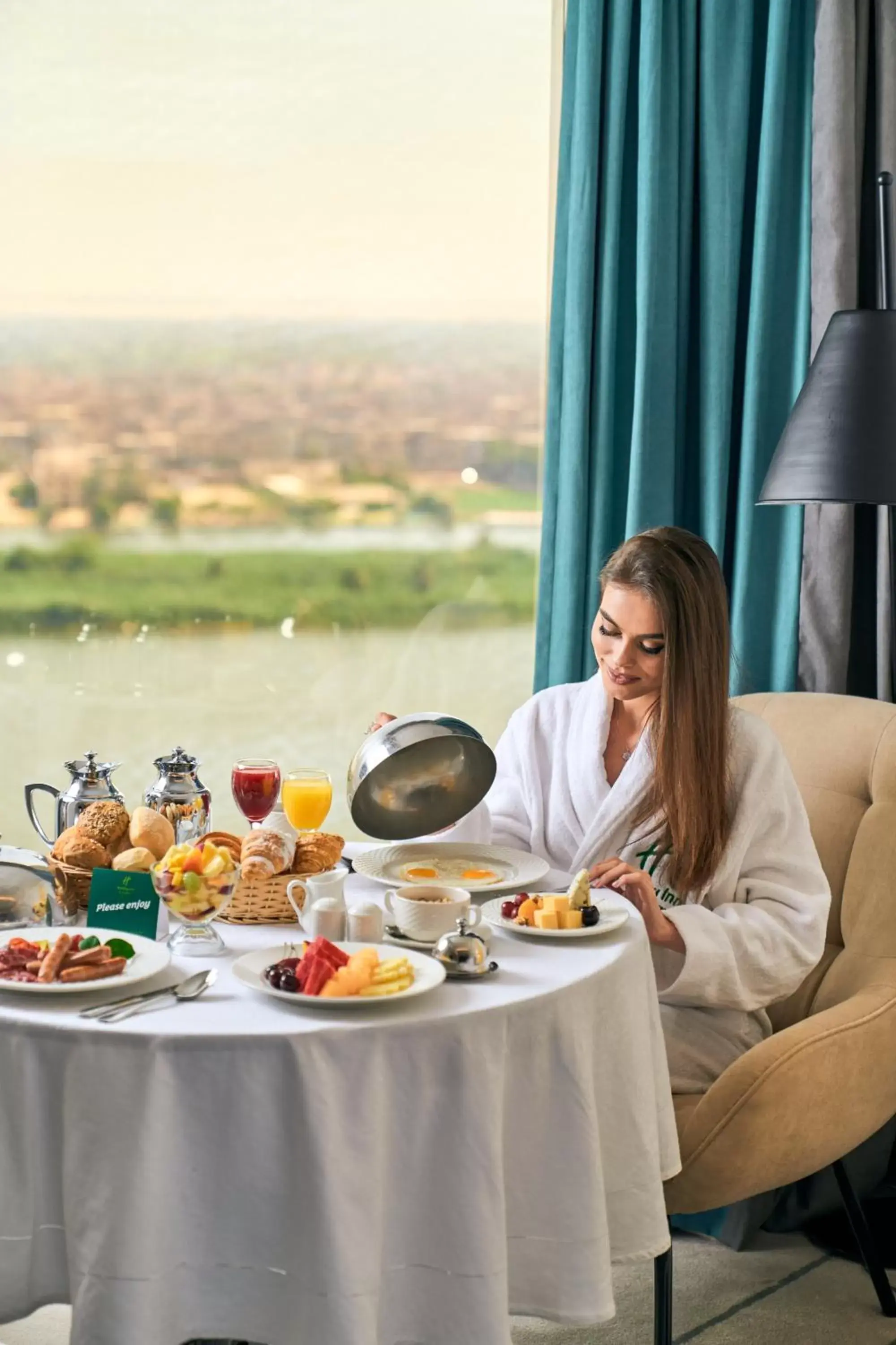 People in Holiday Inn & Suites - Cairo Maadi by IHG People in Holiday Inn & Suites - Cairo Maadi by IHG