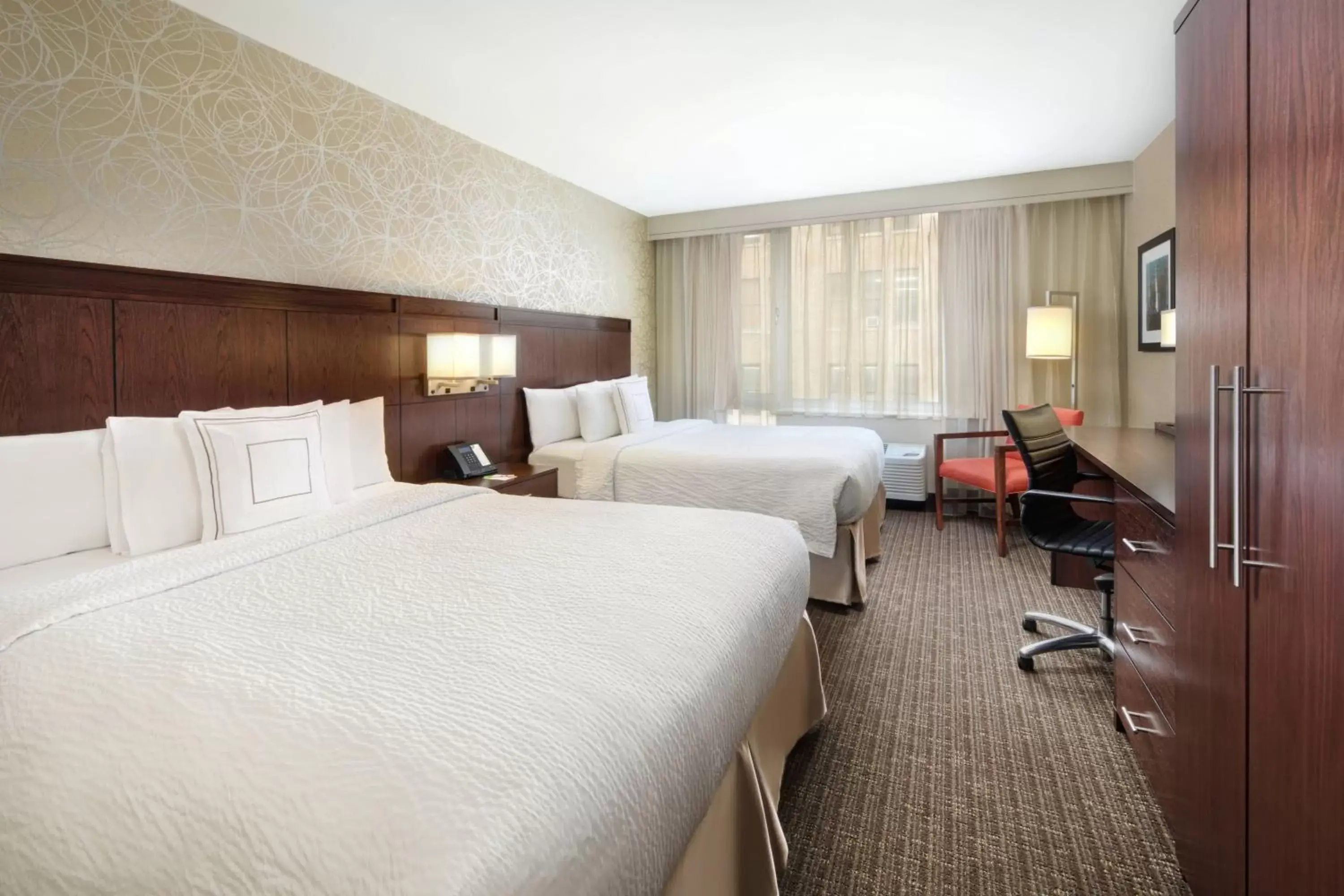 Photo of the whole room, Bed in Courtyard by Marriott Times Square West