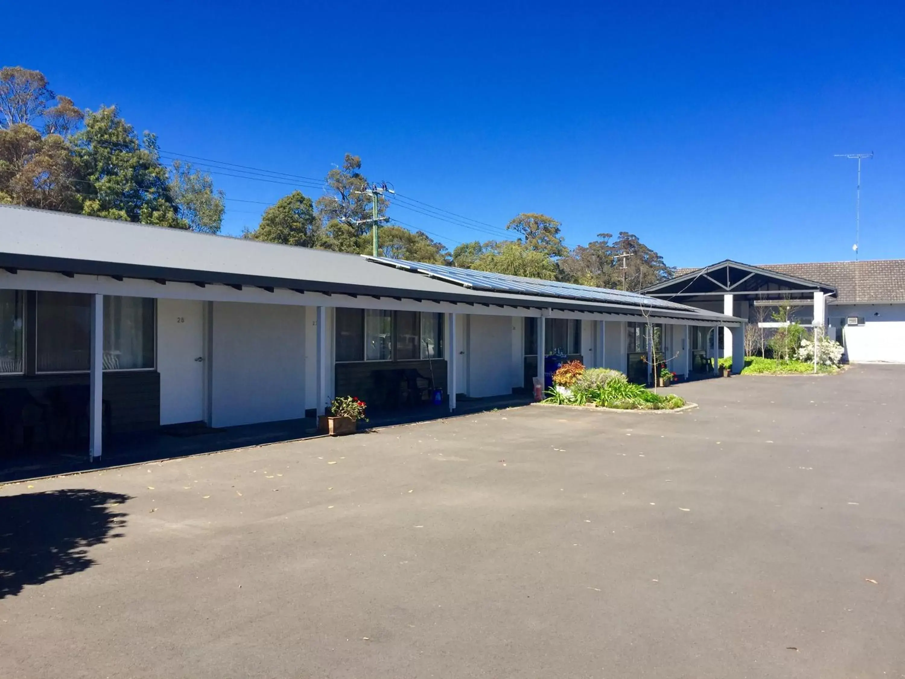 Property building, Patio/Outdoor Area in Manjimup Kingsley Motel