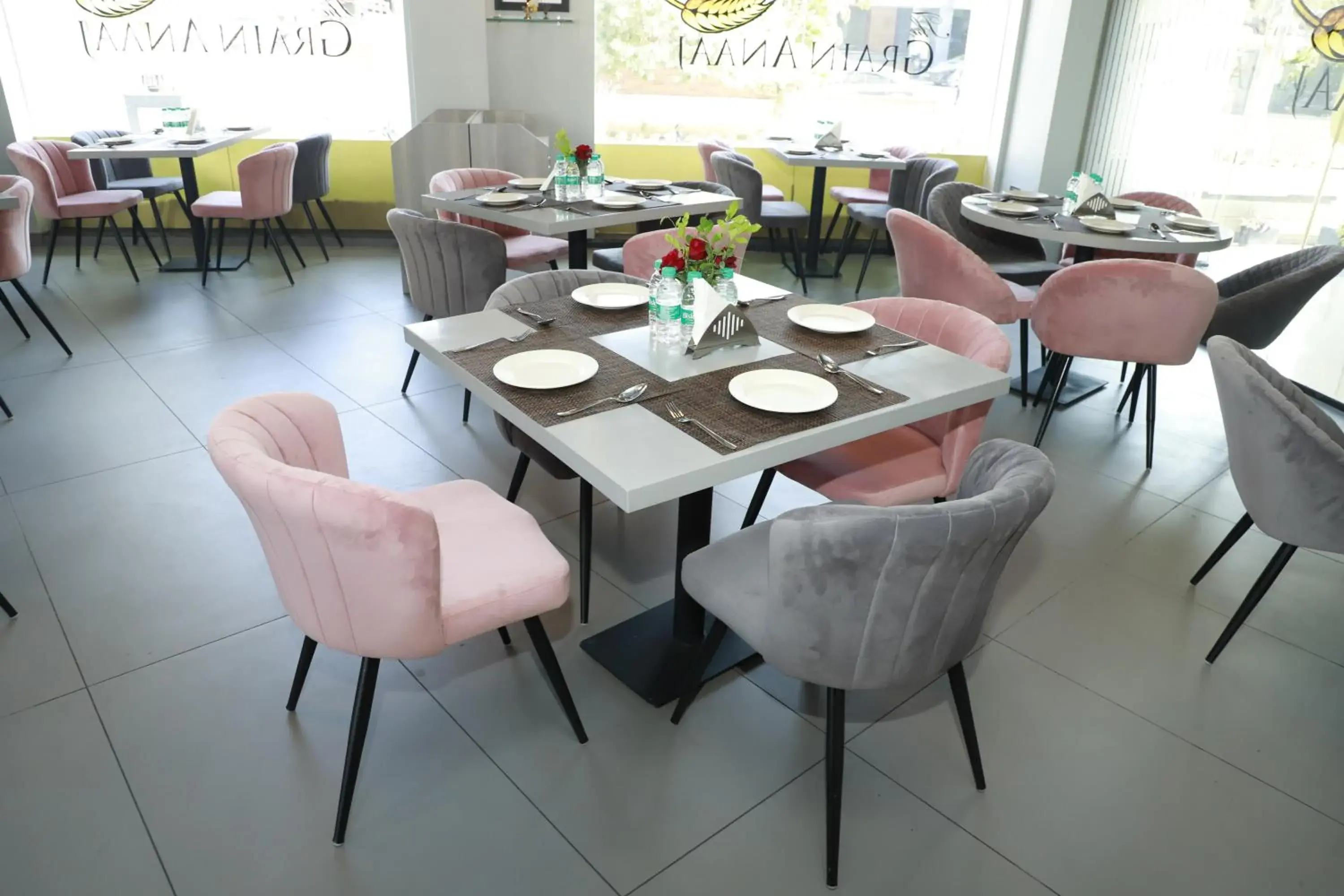 Restaurant/places to eat in Jivanta Shirdi Restaurant/places to eat in Jivanta Shirdi