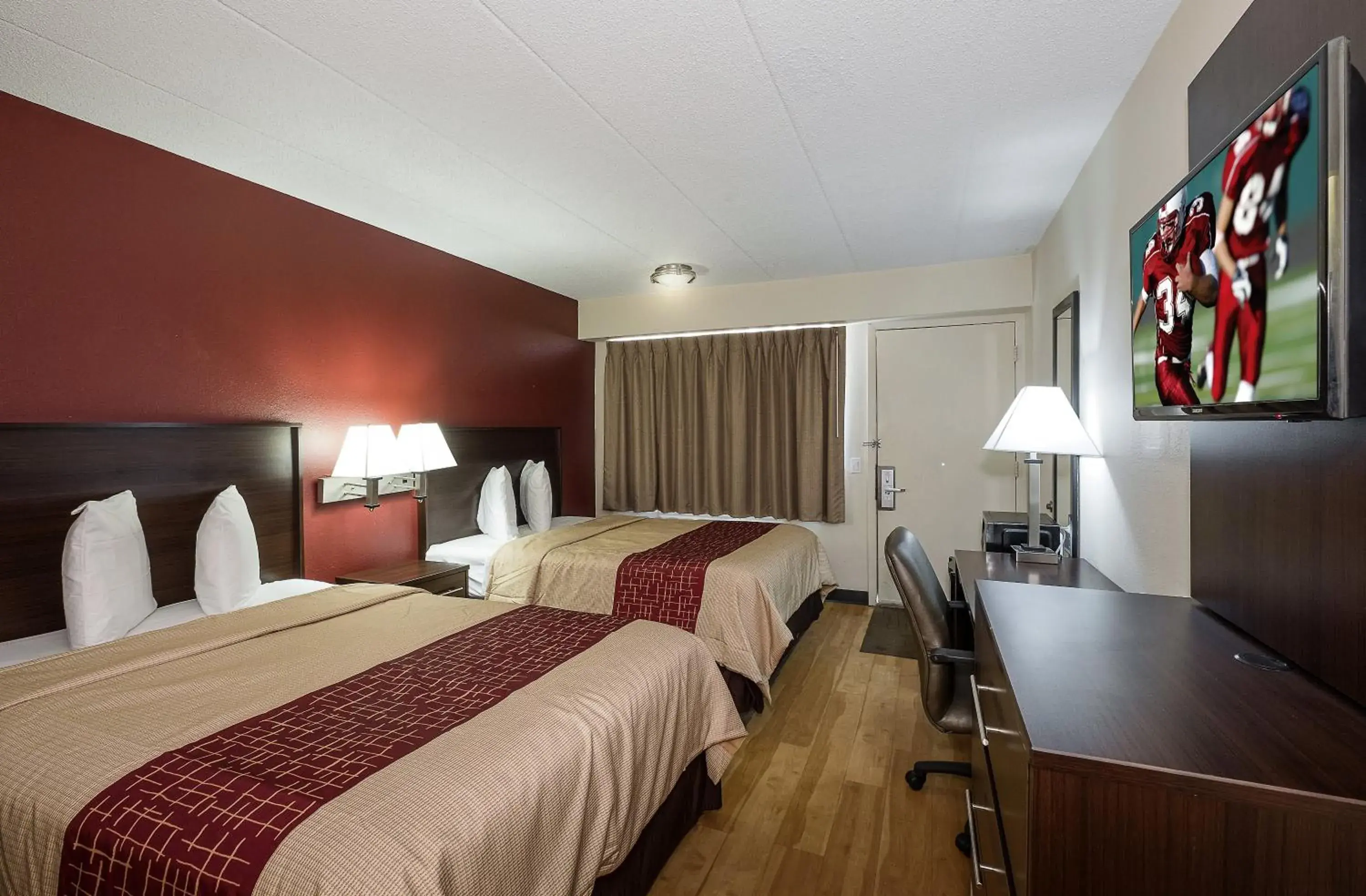 Deluxe Room with Two Double Beds Non-Smoking in Red Roof Inn Columbus East- Reynoldsburg Deluxe Room with Two Double Beds Non-Smoking in Red Roof Inn Columbus East- Reynoldsburg