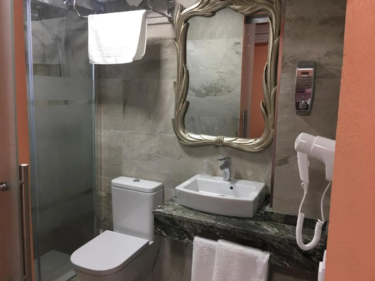 Bathroom in Hotel Just Style El Mañico