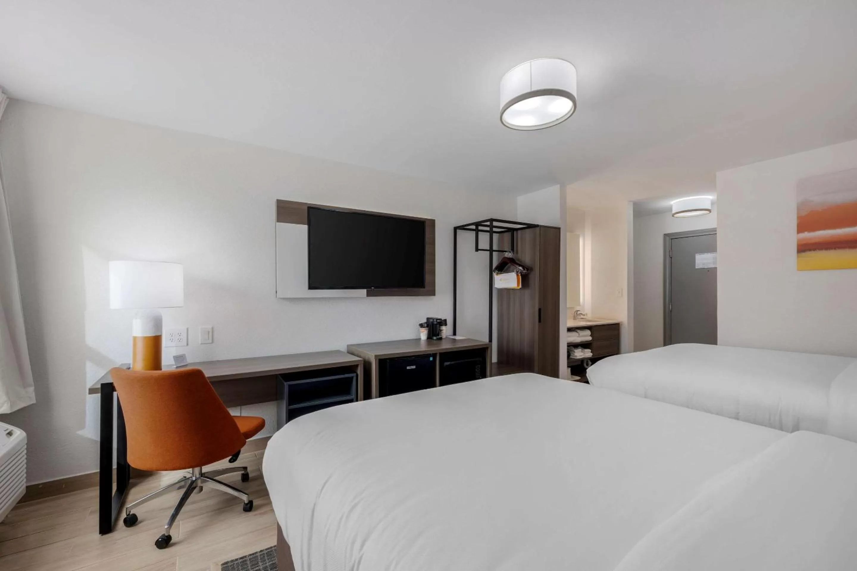 Photo of the whole room, Bed in Comfort Inn