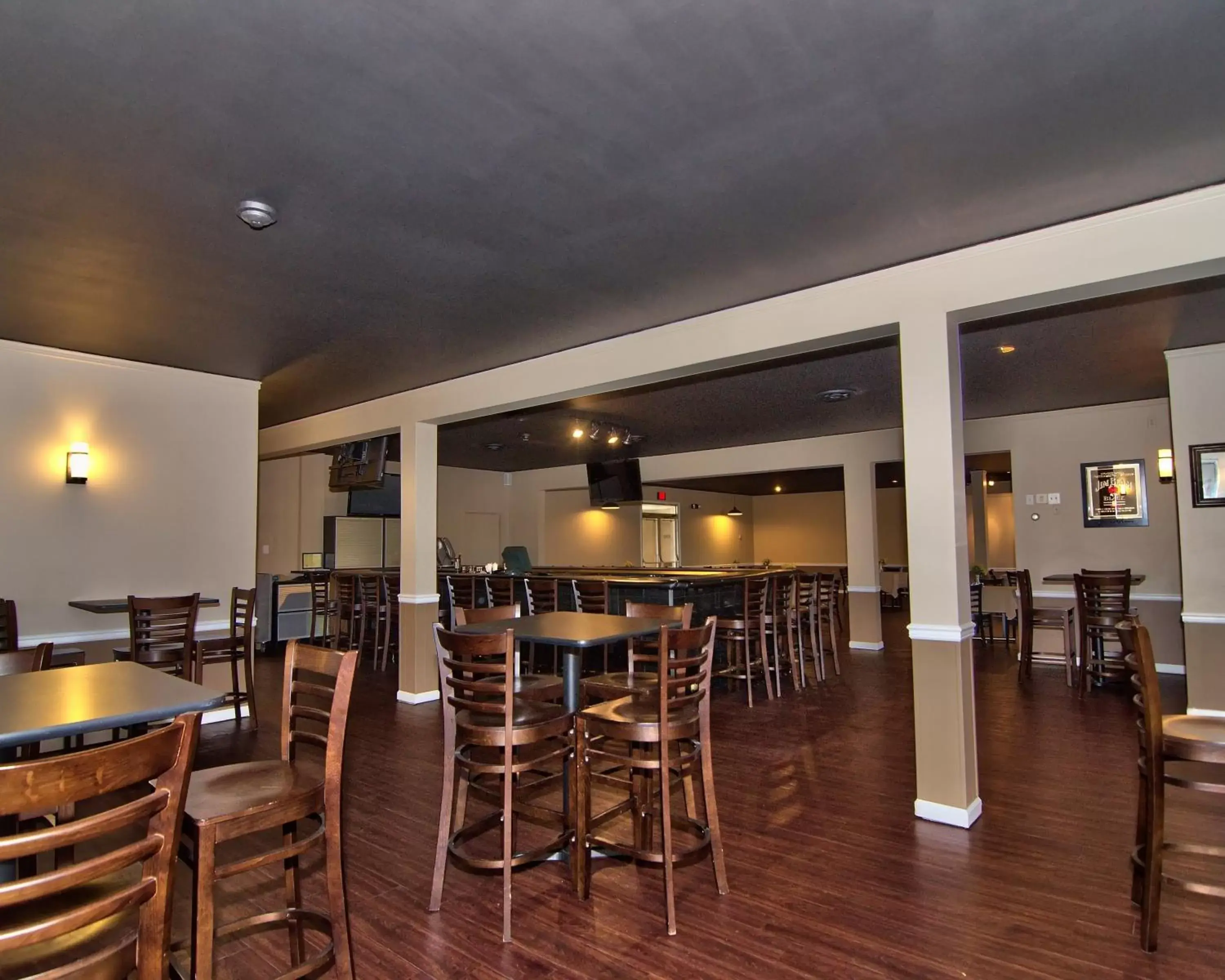 Lounge or bar, Restaurant/Places to Eat in Parkview Inn and Conference Center