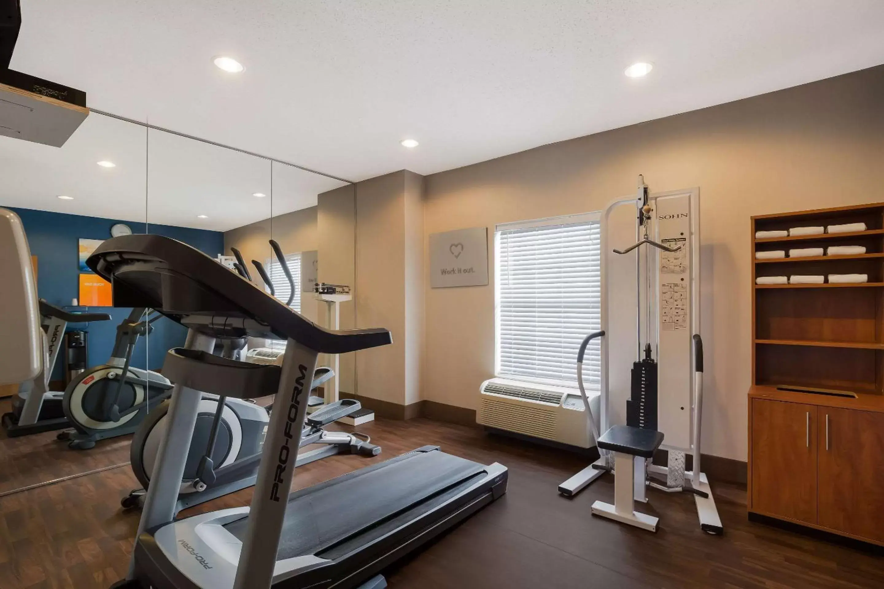 Fitness centre/facilities, Fitness Center/Facilities in Comfort Suites Near University