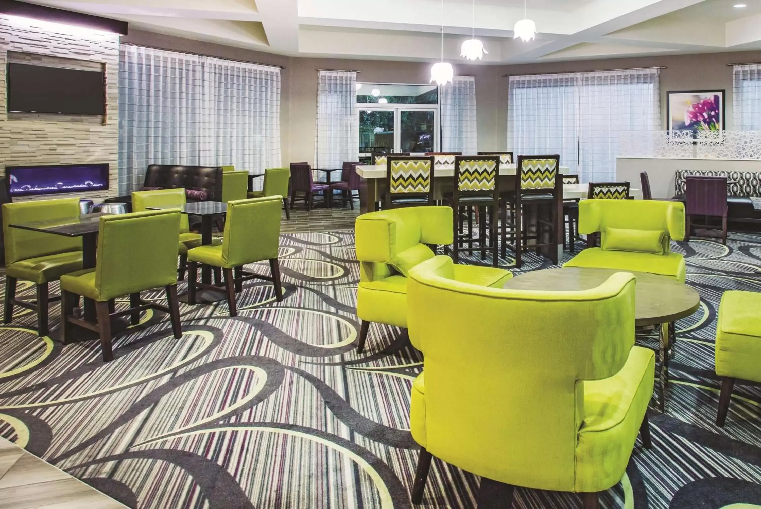 Lobby or reception, Lounge/Bar in La Quinta by Wyndham Las Vegas Summerlin Tech