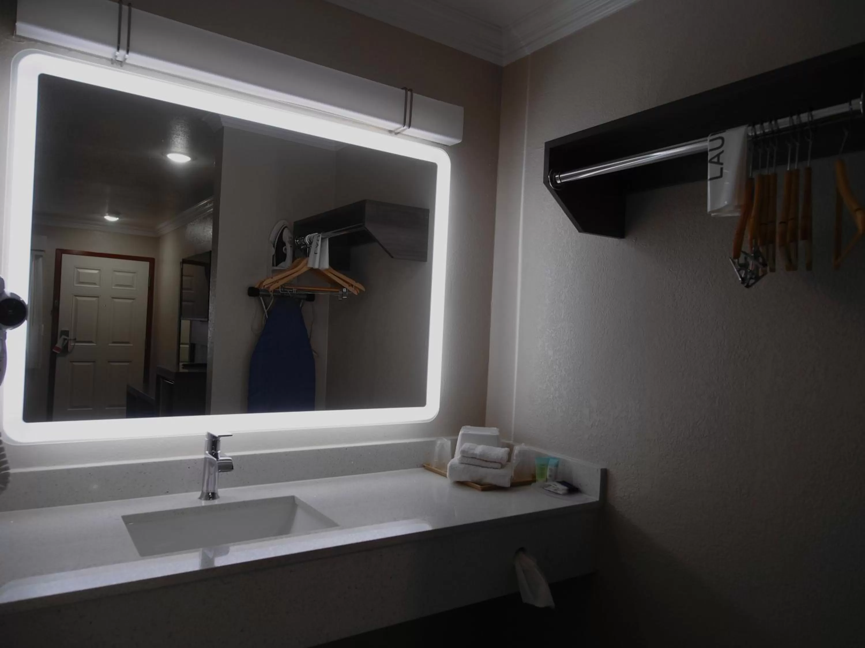 Bathroom in Americas Best Value Inn-Rialto