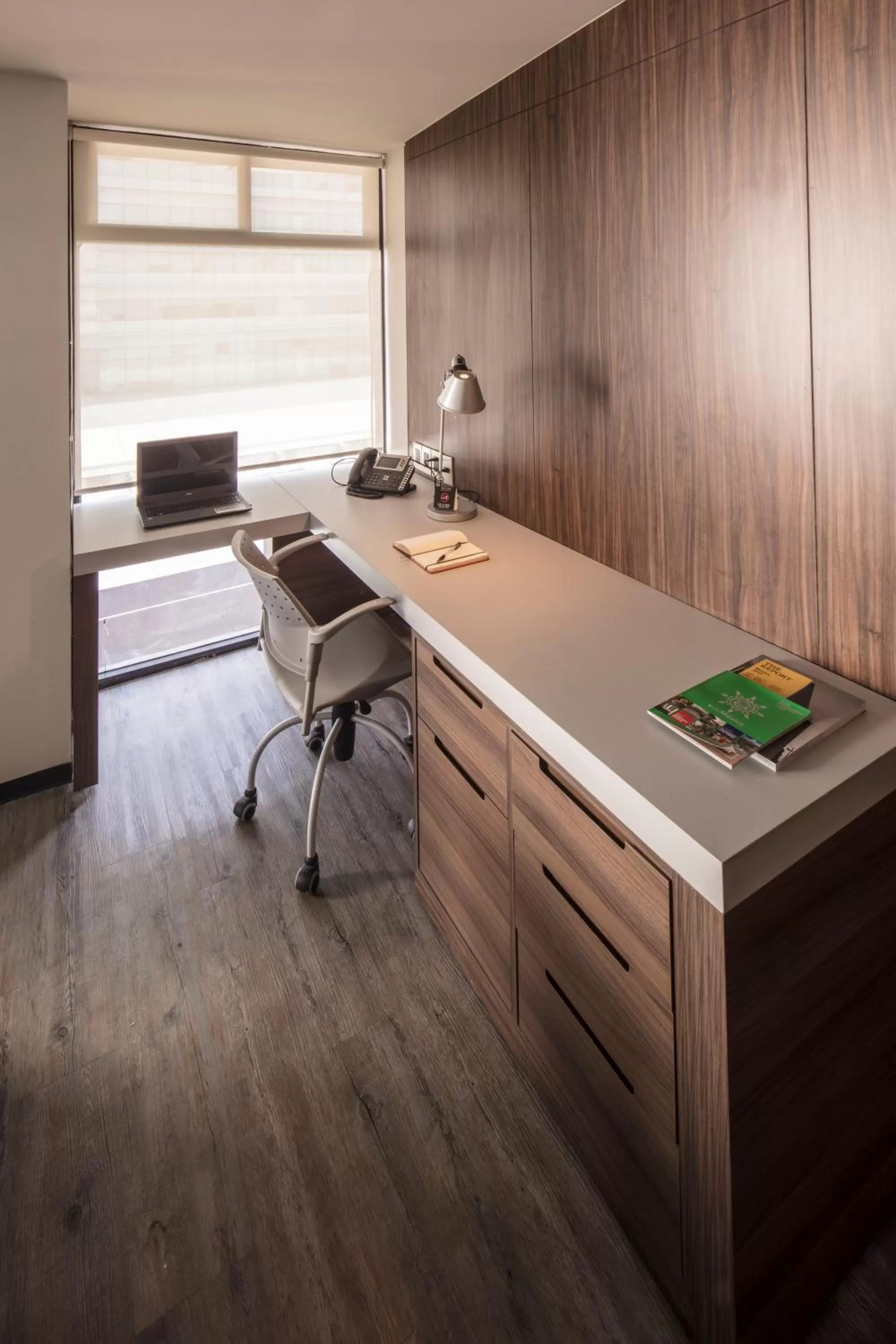 Business facilities in FlowSuites WTC