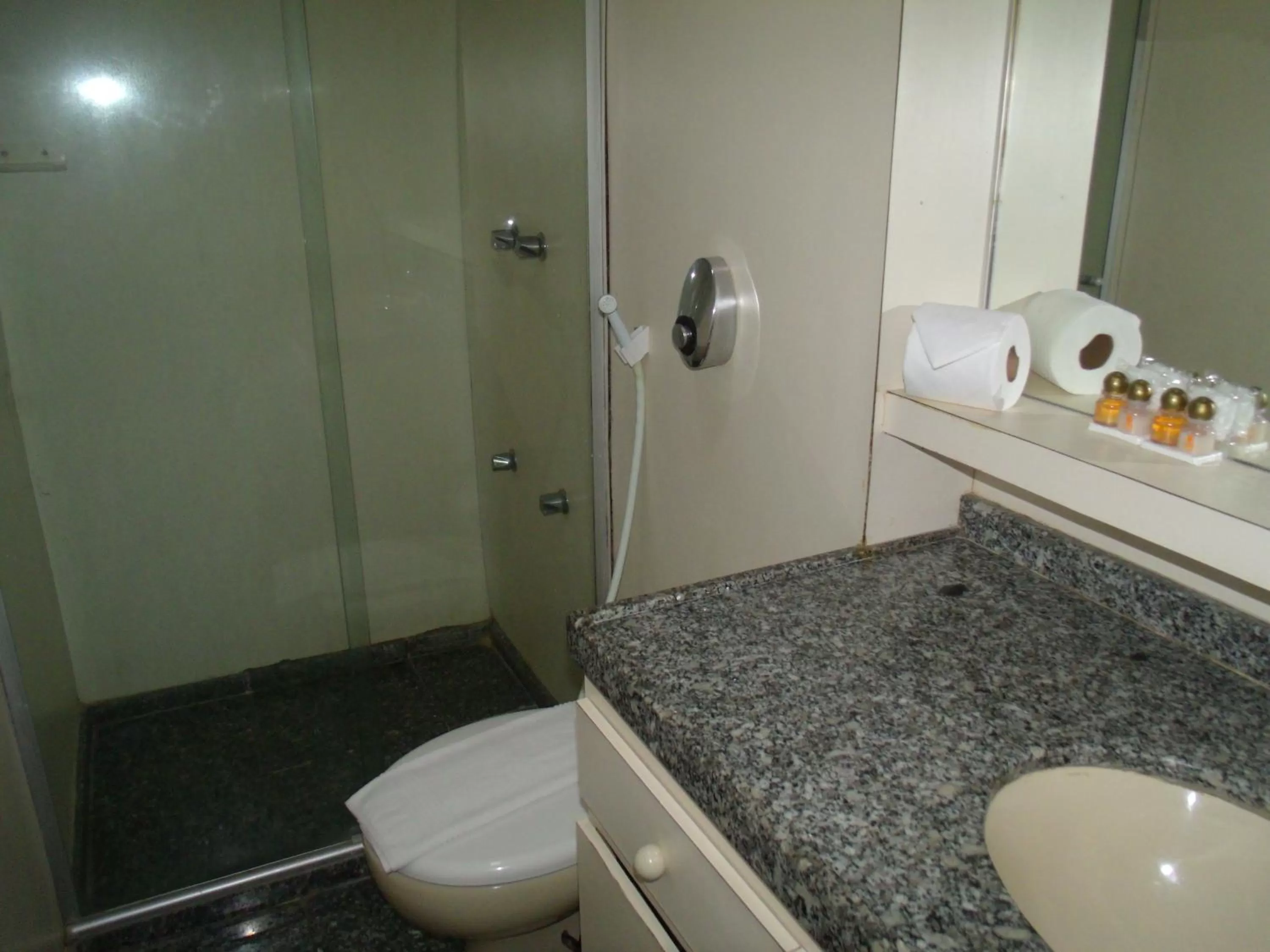 Bathroom in Iracema Residence Hotel Flat