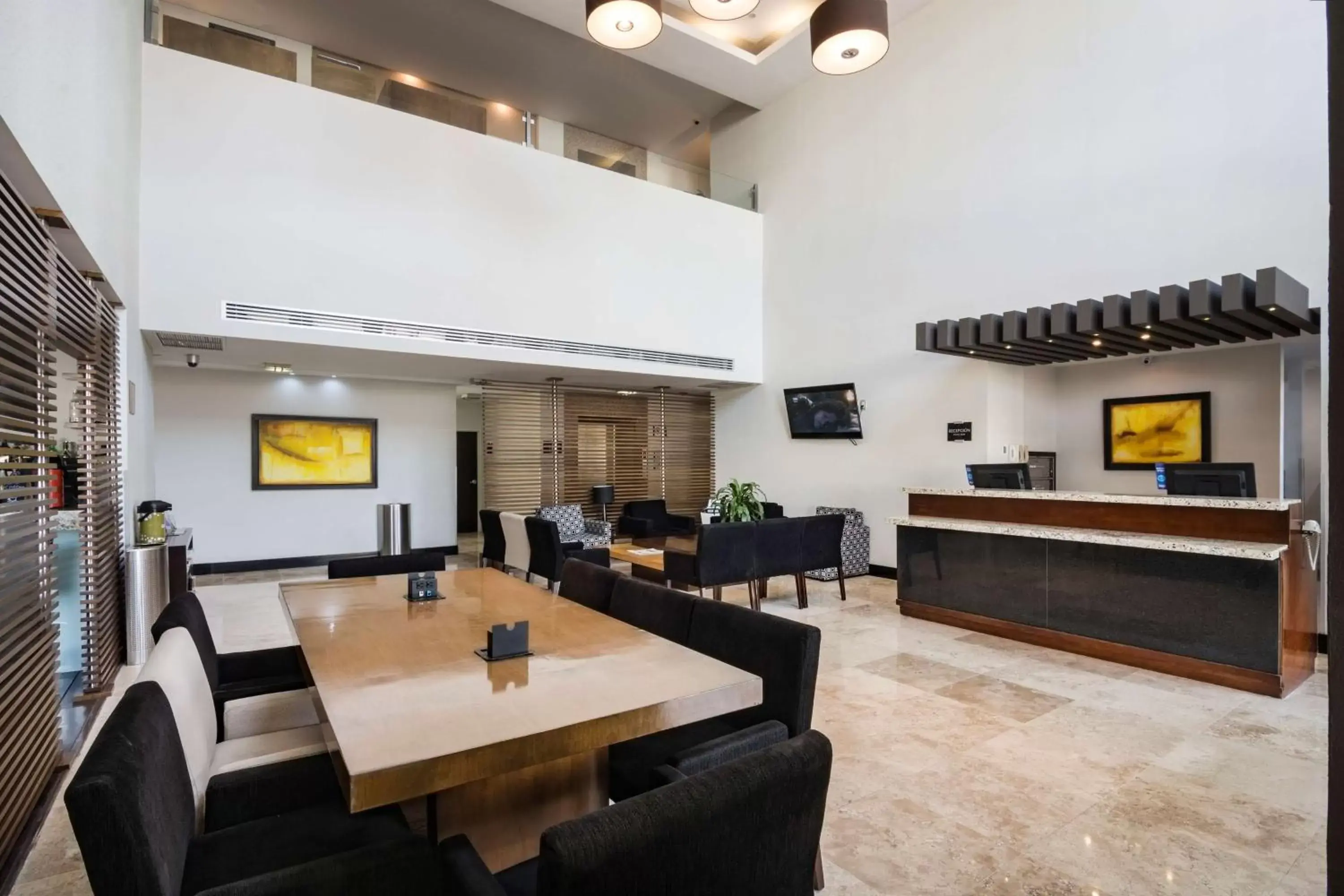 Lobby or reception in DoubleTree by Hilton Queretaro