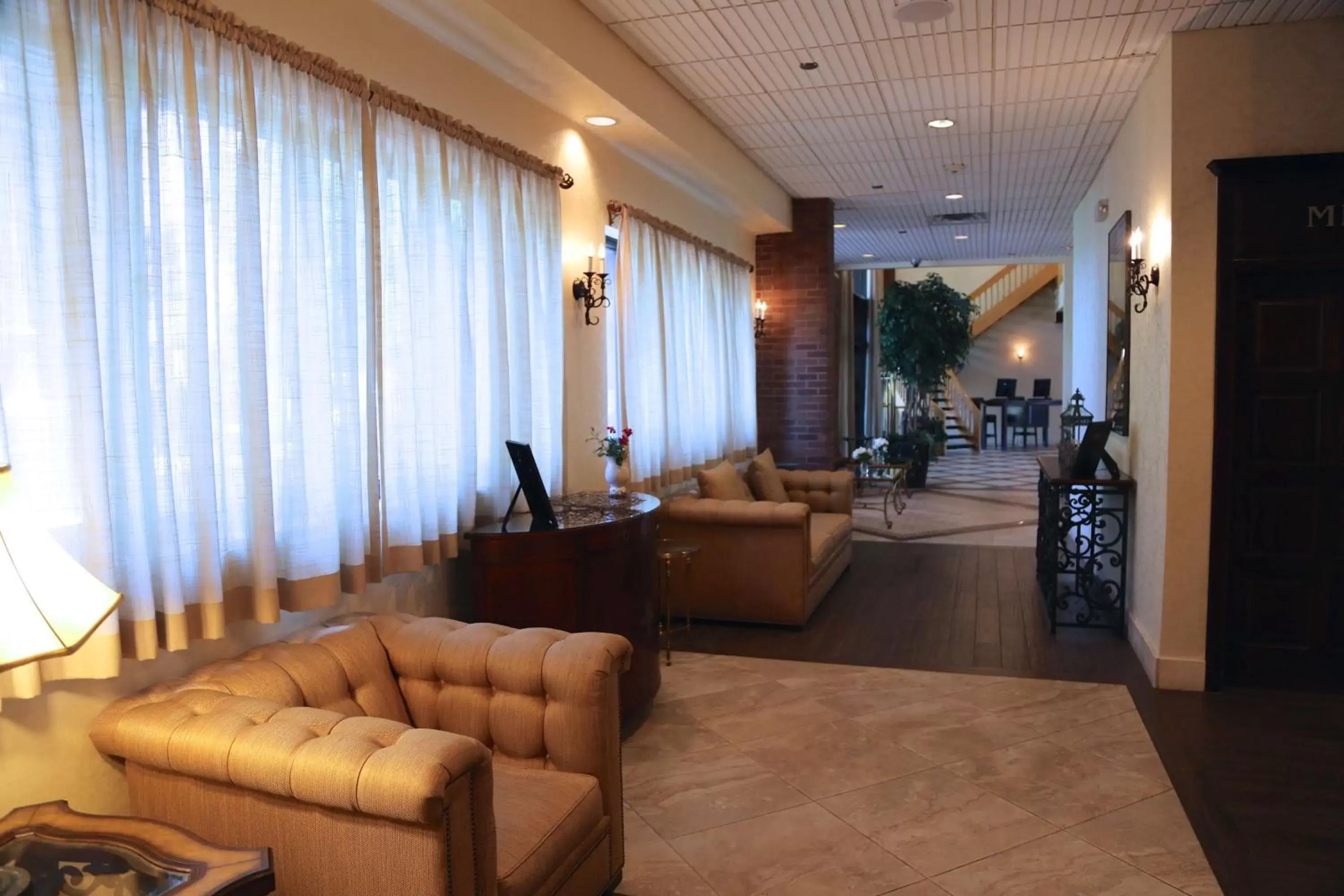 Lobby or reception, Seating Area in Best Western Plus Fairfield Executive Inn