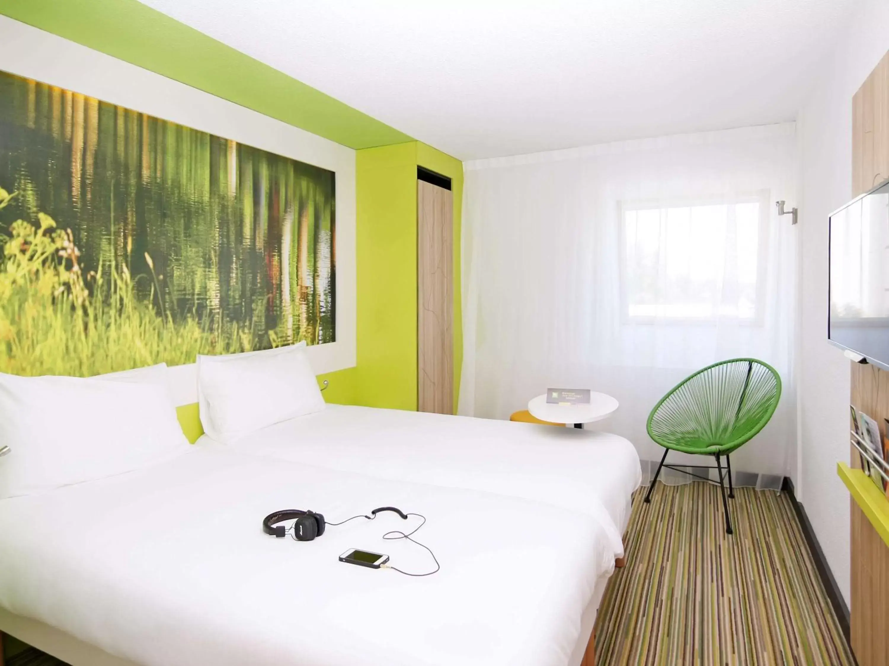 Photo of the whole room, Bed in Ibis Styles Toulouse Labège
