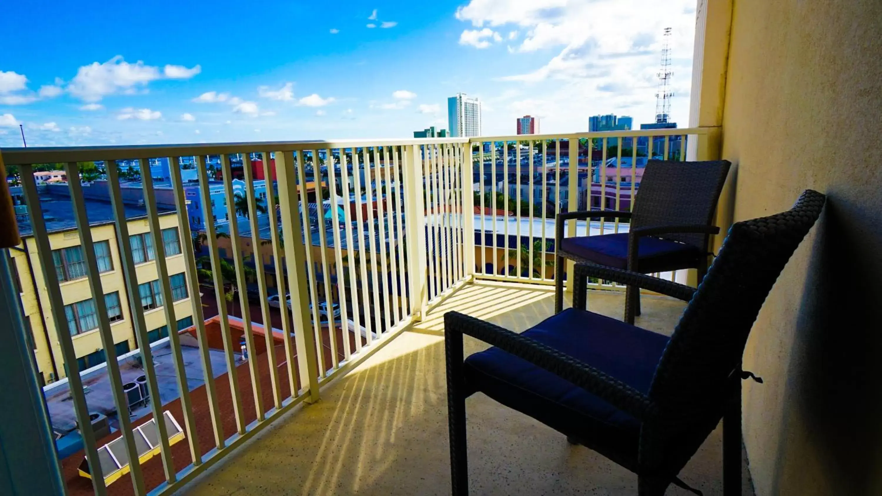 Photo of the whole room, Balcony/Terrace in The Banyan Hotel Fort Myers, Tapestry Collection by Hilton