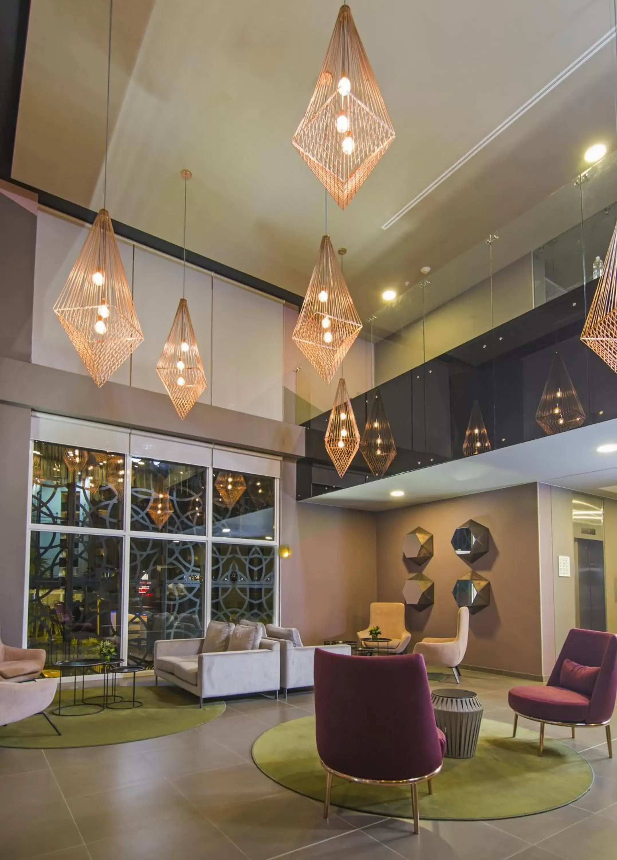 Lobby or reception in City Express Plus by Marriott Medellín Colombia