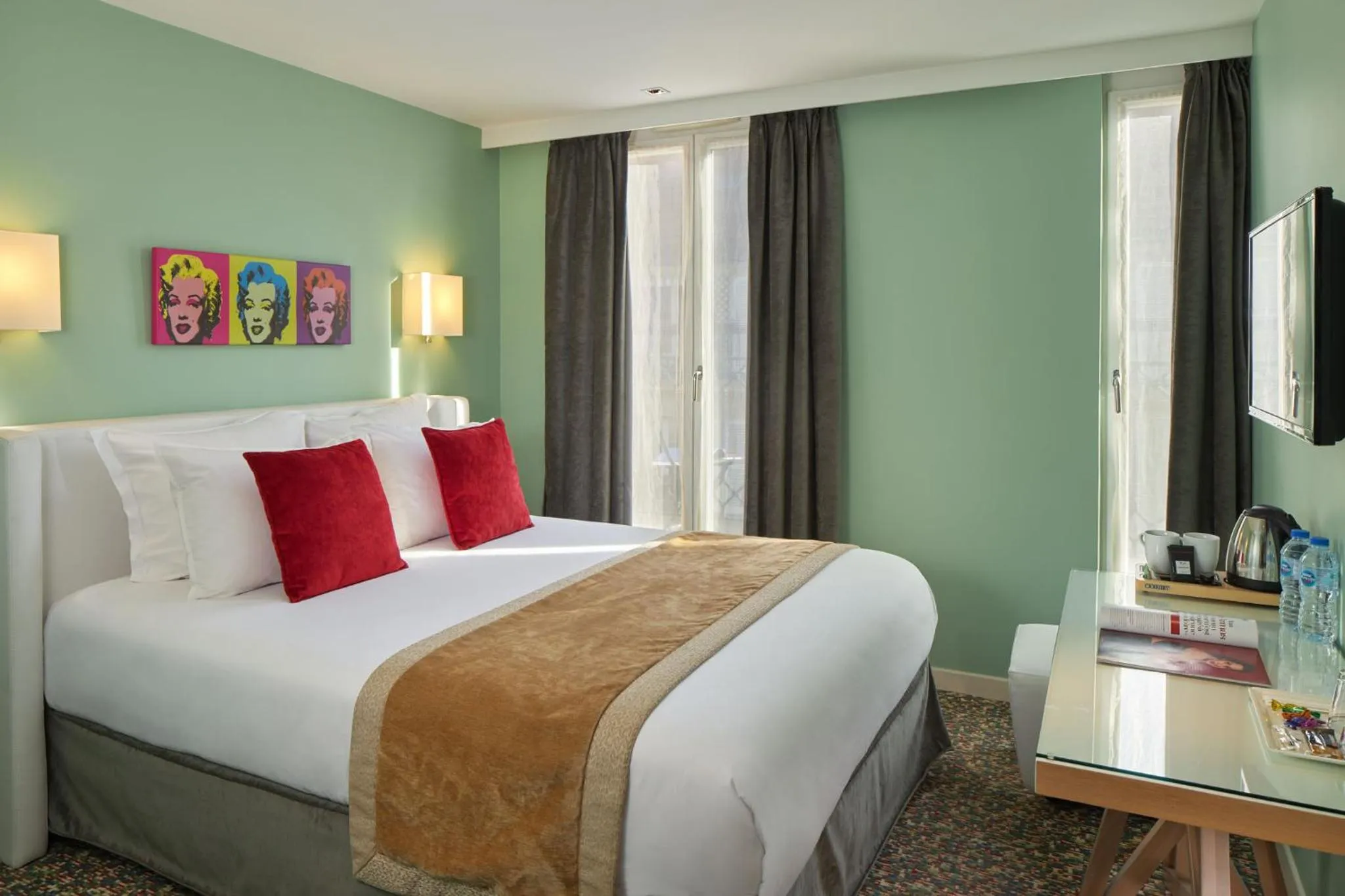 Street view, Bed in Grand Hôtel Malher