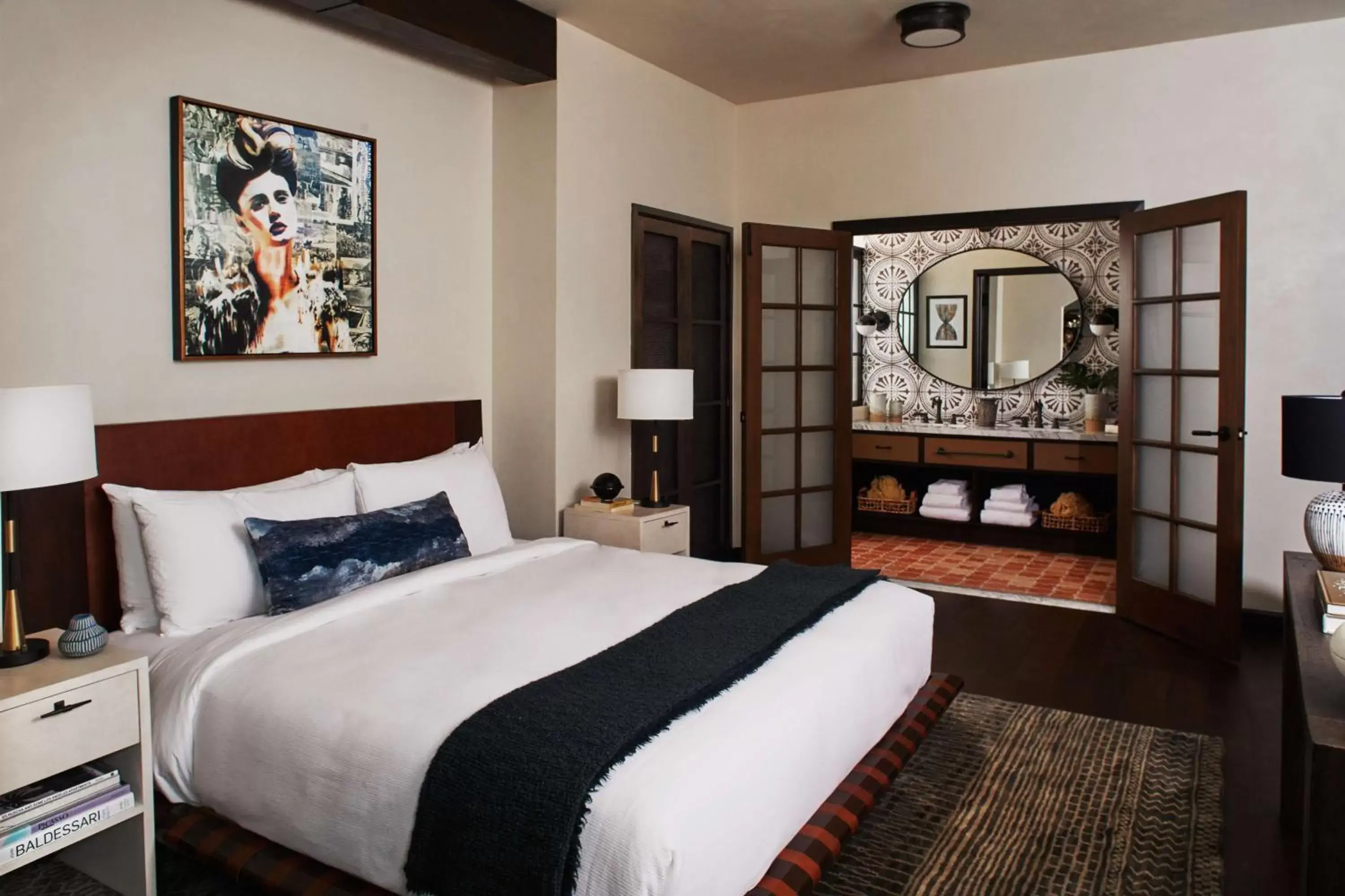 Photo of the whole room, Bed in Hotel Figueroa, Unbound Collection by Hyatt