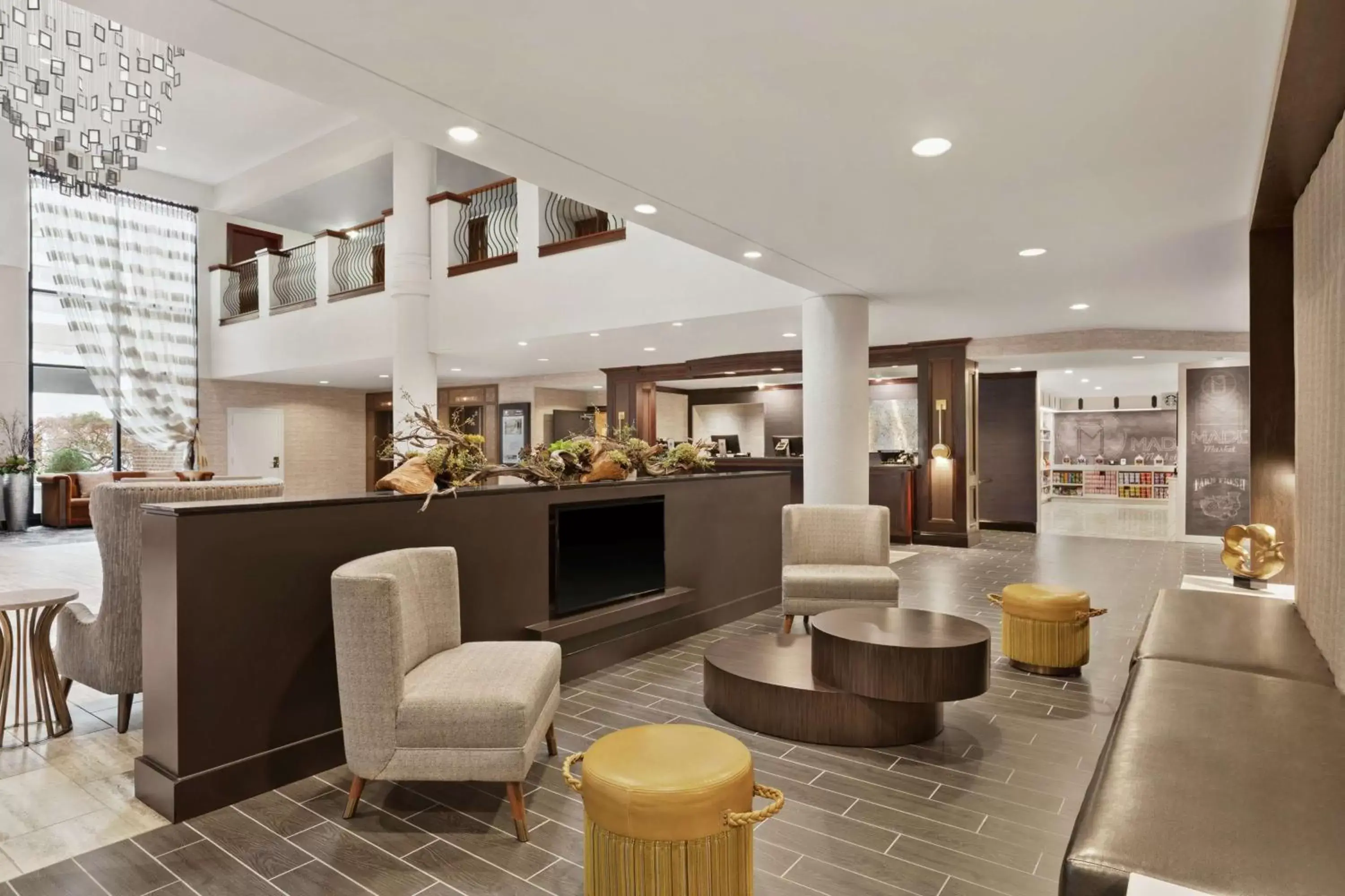 Lobby or reception, Lobby/Reception in DoubleTree by Hilton McLean Tysons