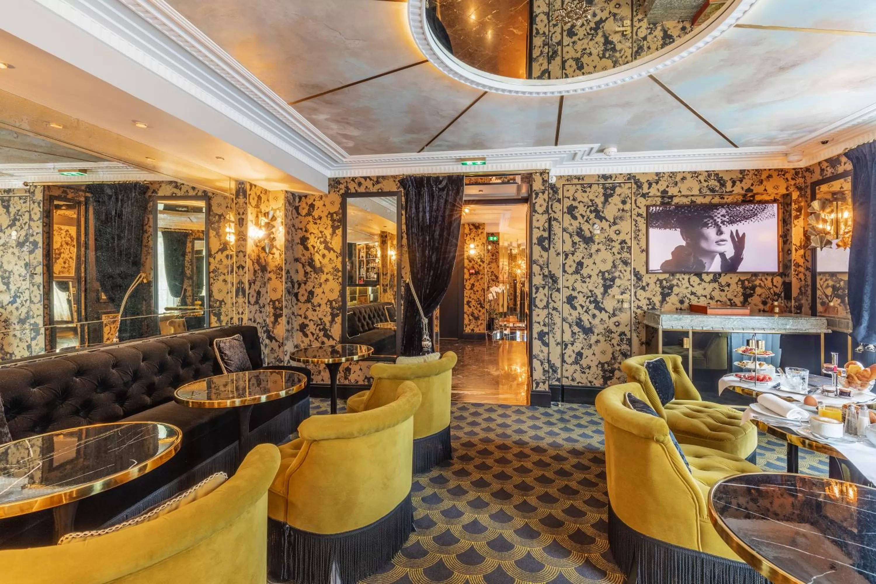 Lounge or bar in Manolita Paris