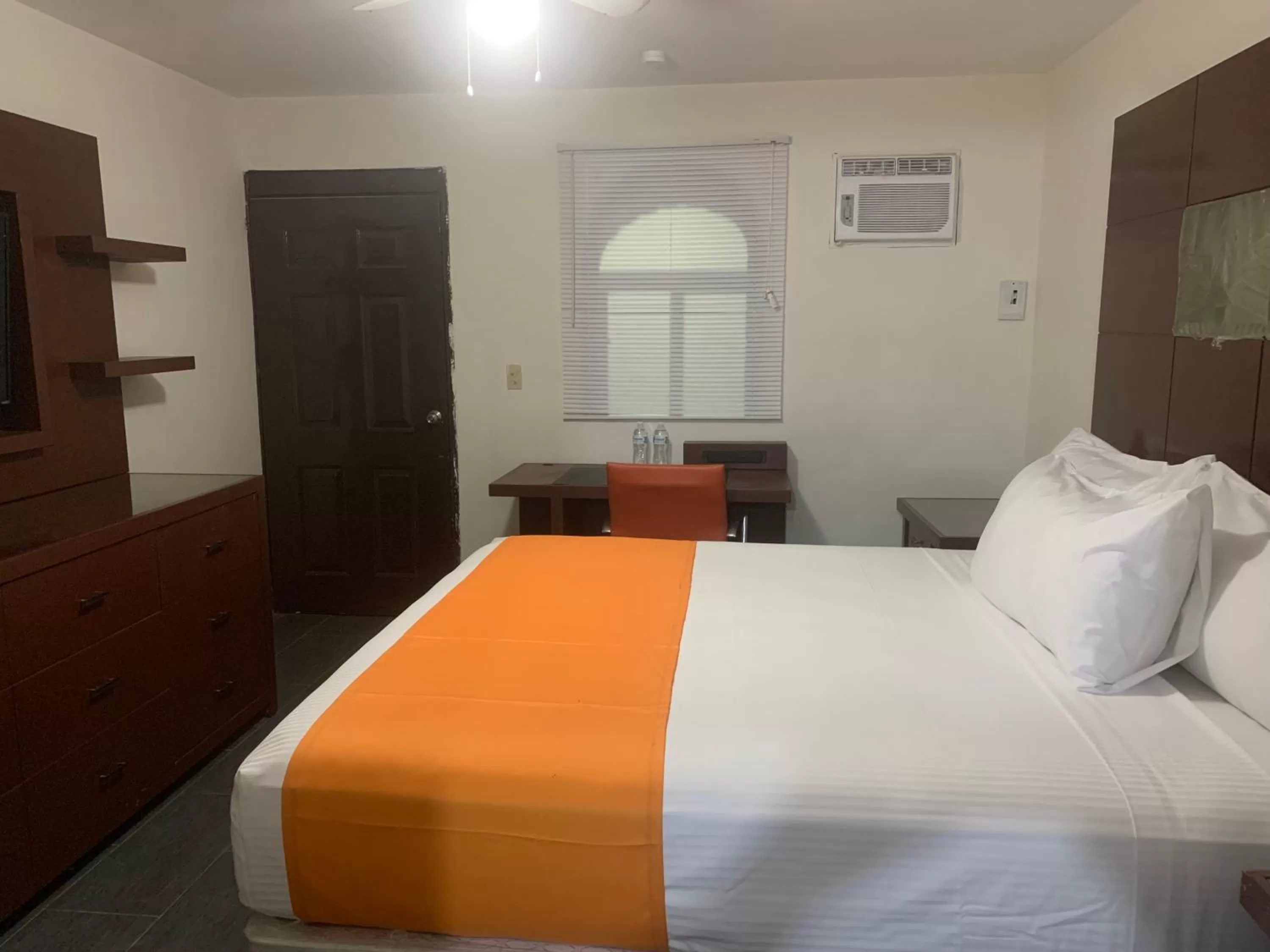 Bed in HOTEL DORADO DIAMANTE