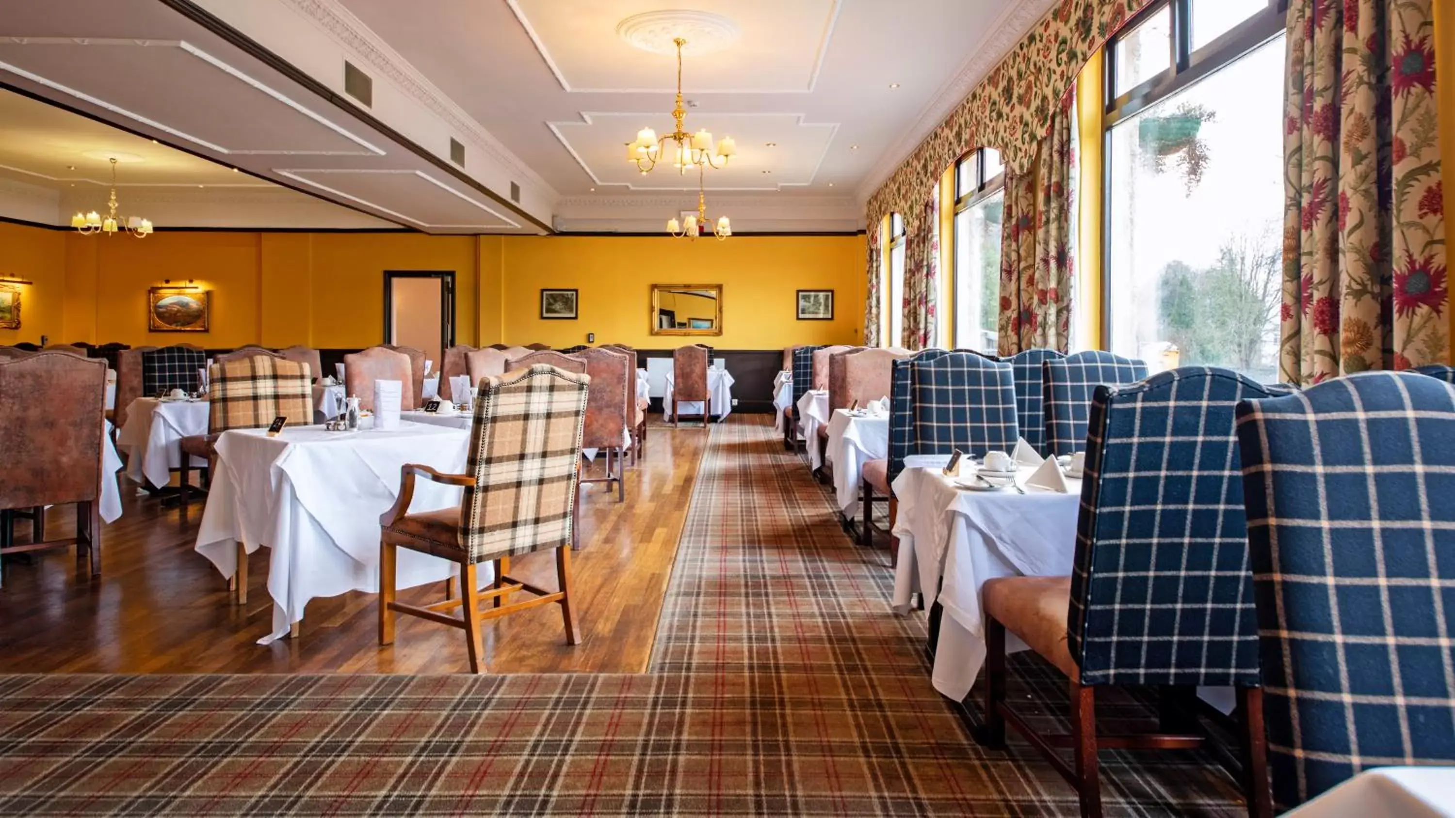 Restaurant/Places to Eat in Scotland's Spa Hotel
