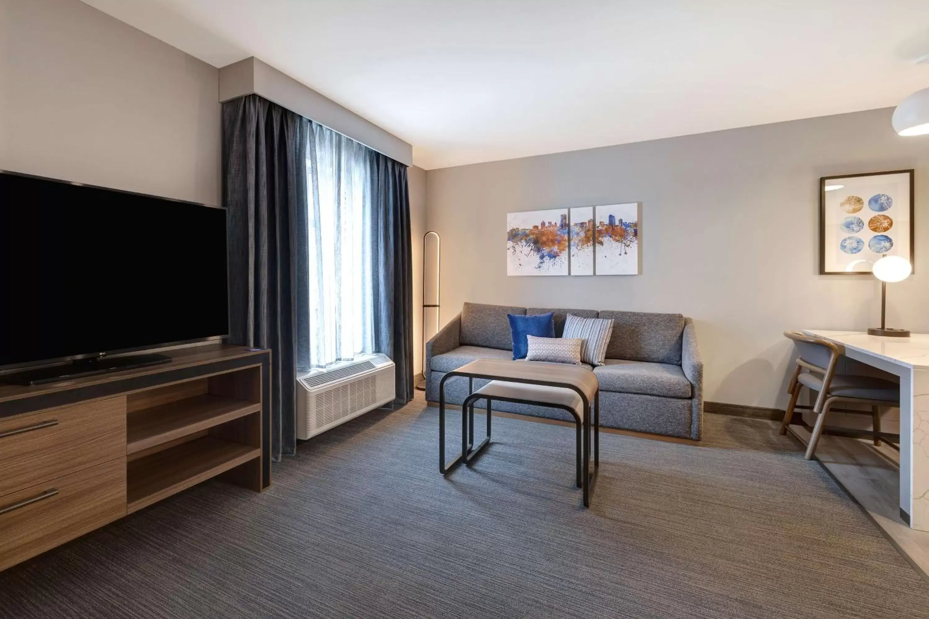 Bedroom, Seating Area in Homewood Suites By Hilton Oak Creek Milwaukee