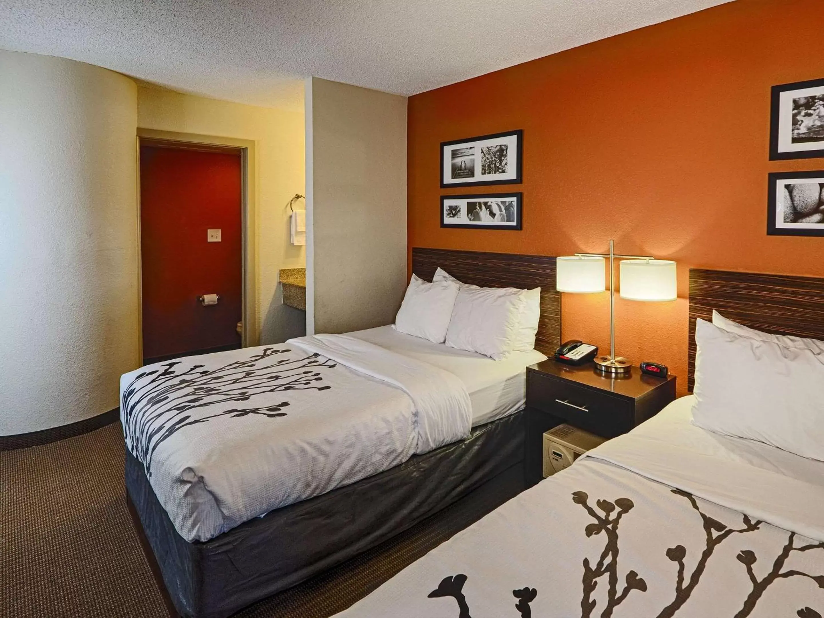 Bedroom, Bed in Sleep Inn & Suites Spring Lake - Fayetteville Near Fort Liberty