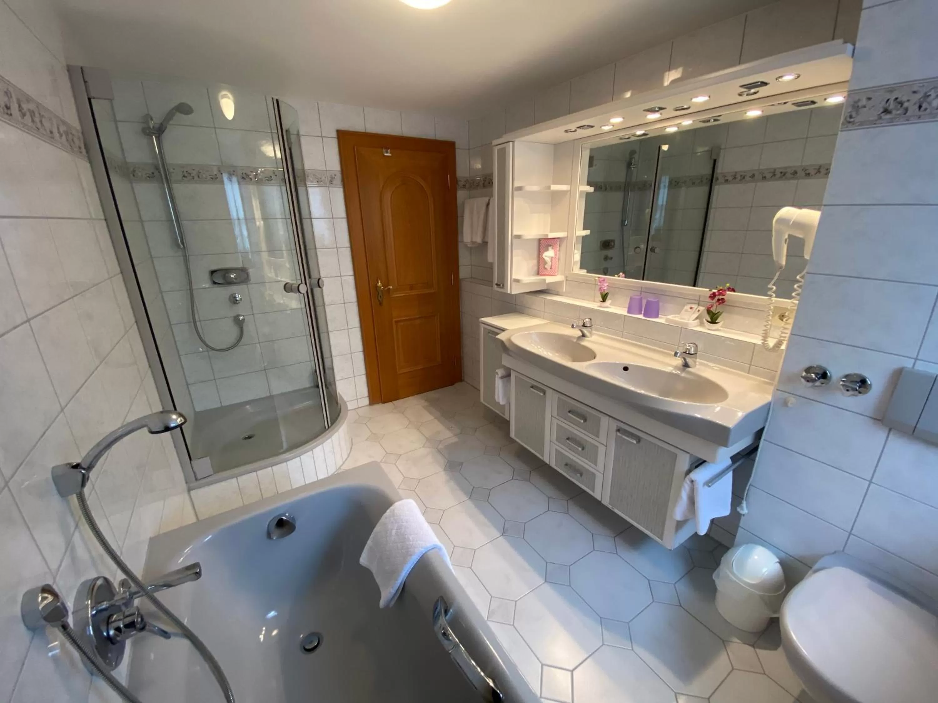 Shower in Hotel Haus Seehang