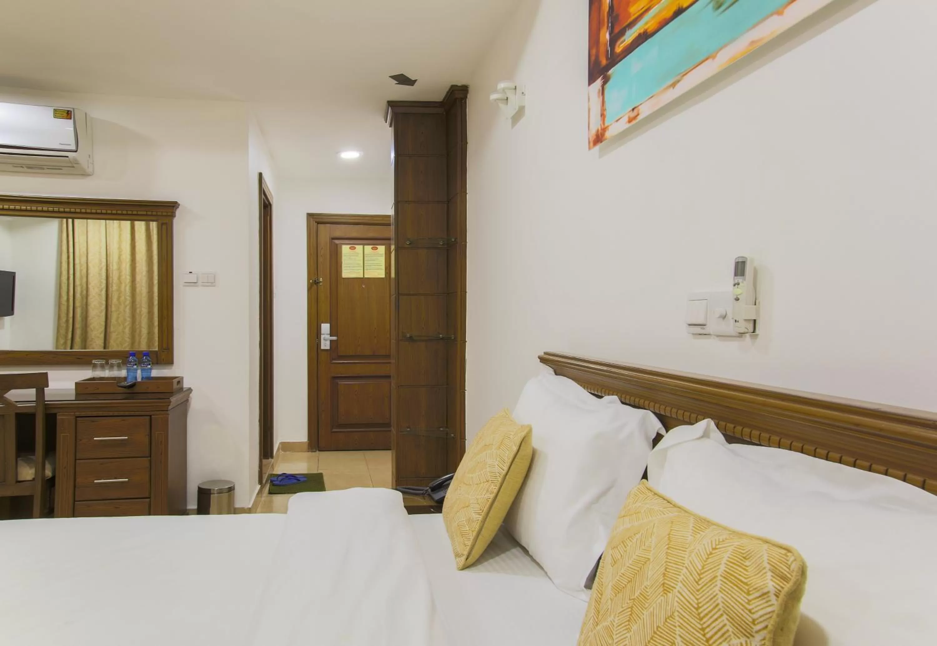 Bed in Sleep Inn Hotel - City Centre