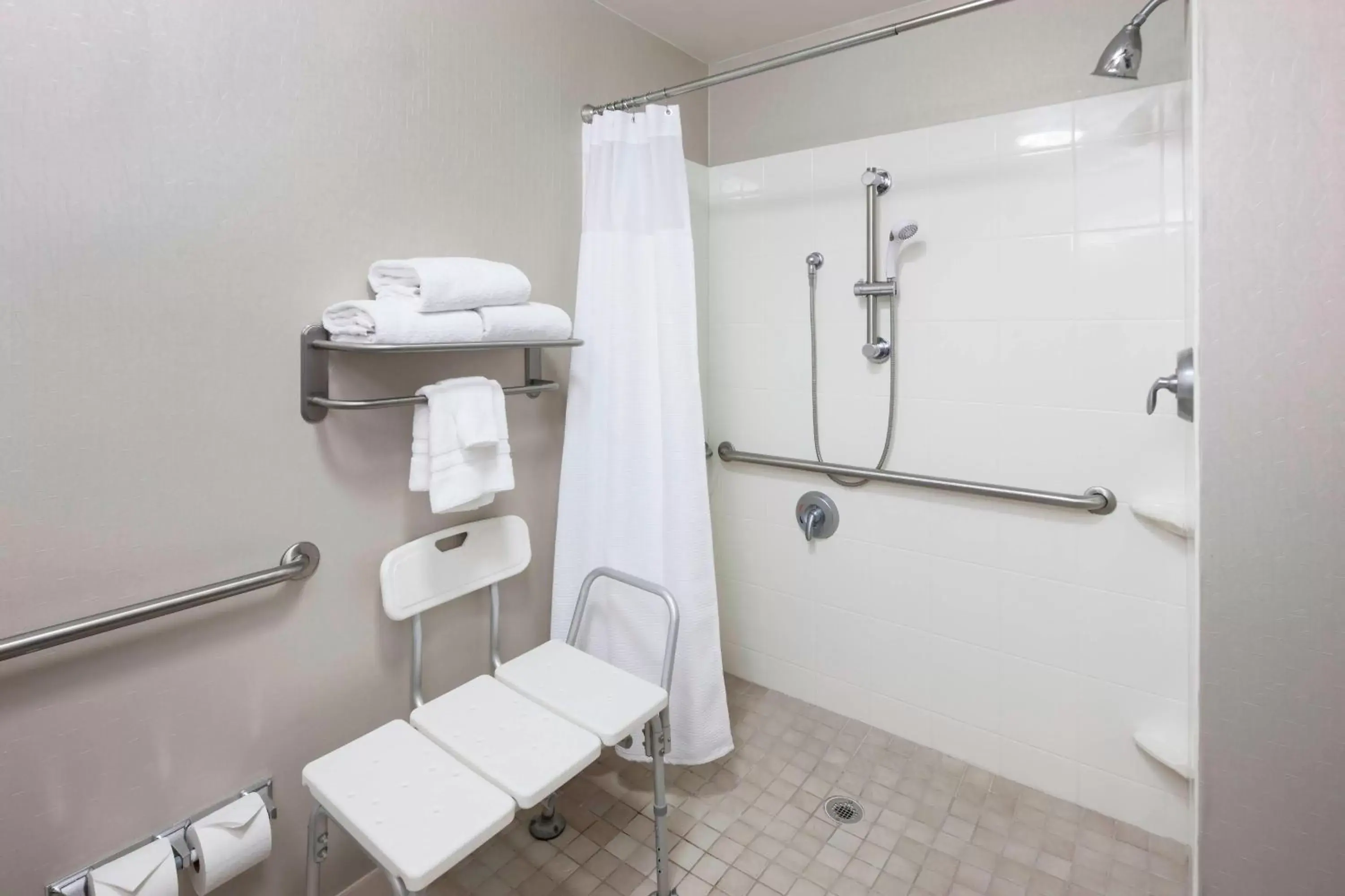 Bathroom in SpringHill Suites Columbus