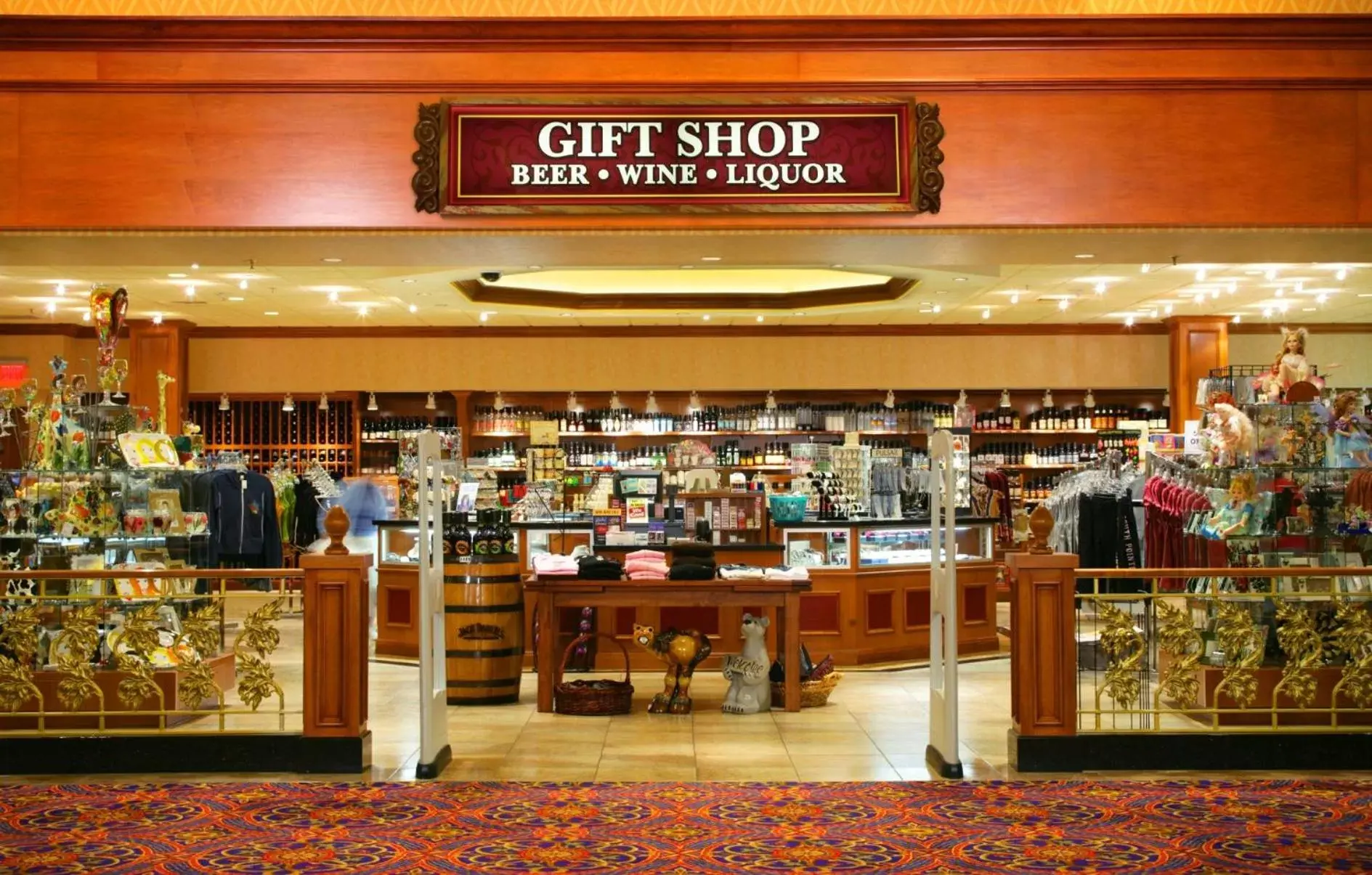 On-site shops, Lounge/Bar in South Point Hotel Casino-Spa