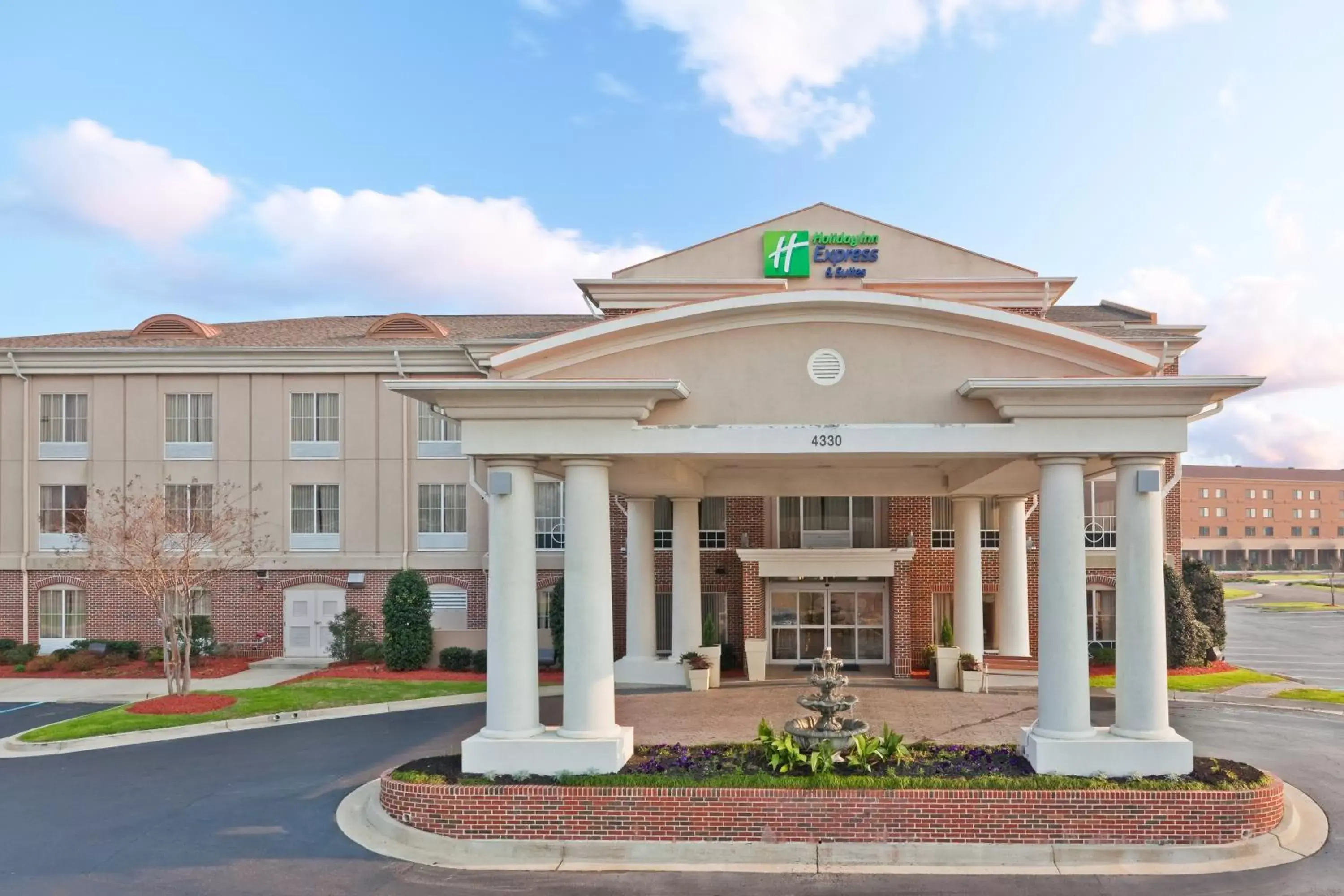 Property Building in Holiday Inn Express Vicksburg, an IHG Hotel