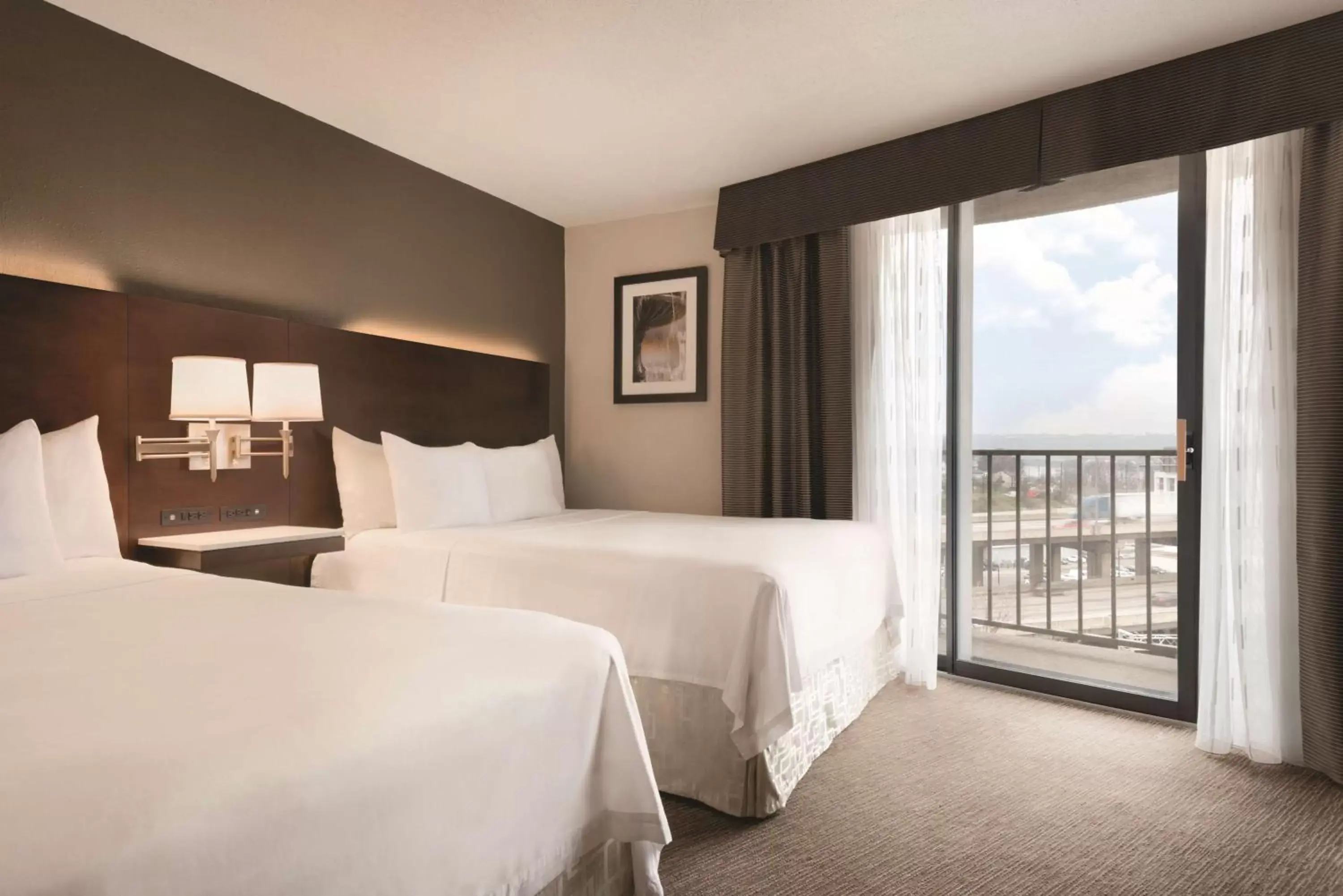 Photo of the whole room, Bed in Radisson Hotel Cincinnati Riverfront