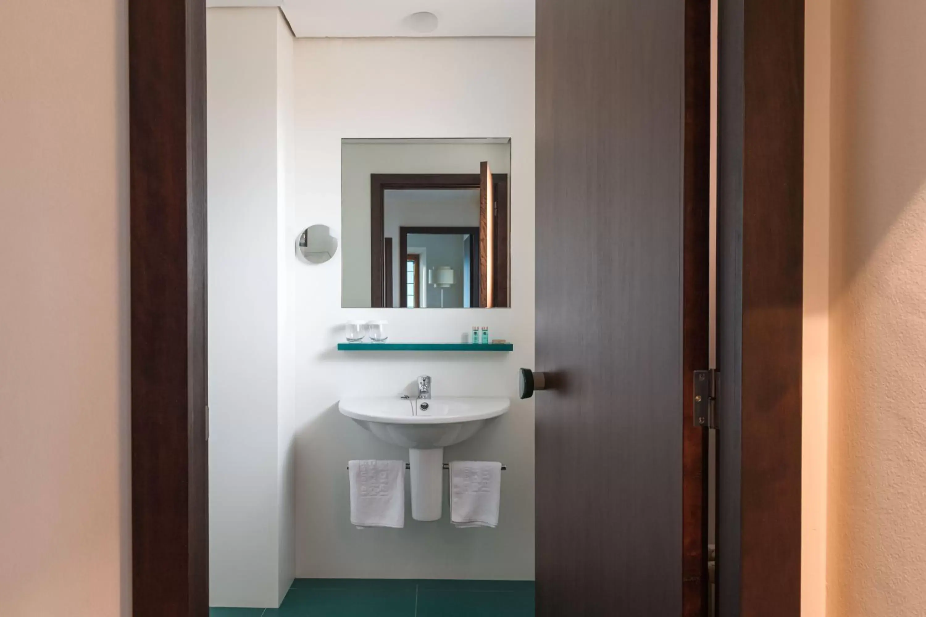 Bathroom in Hotel Emporda