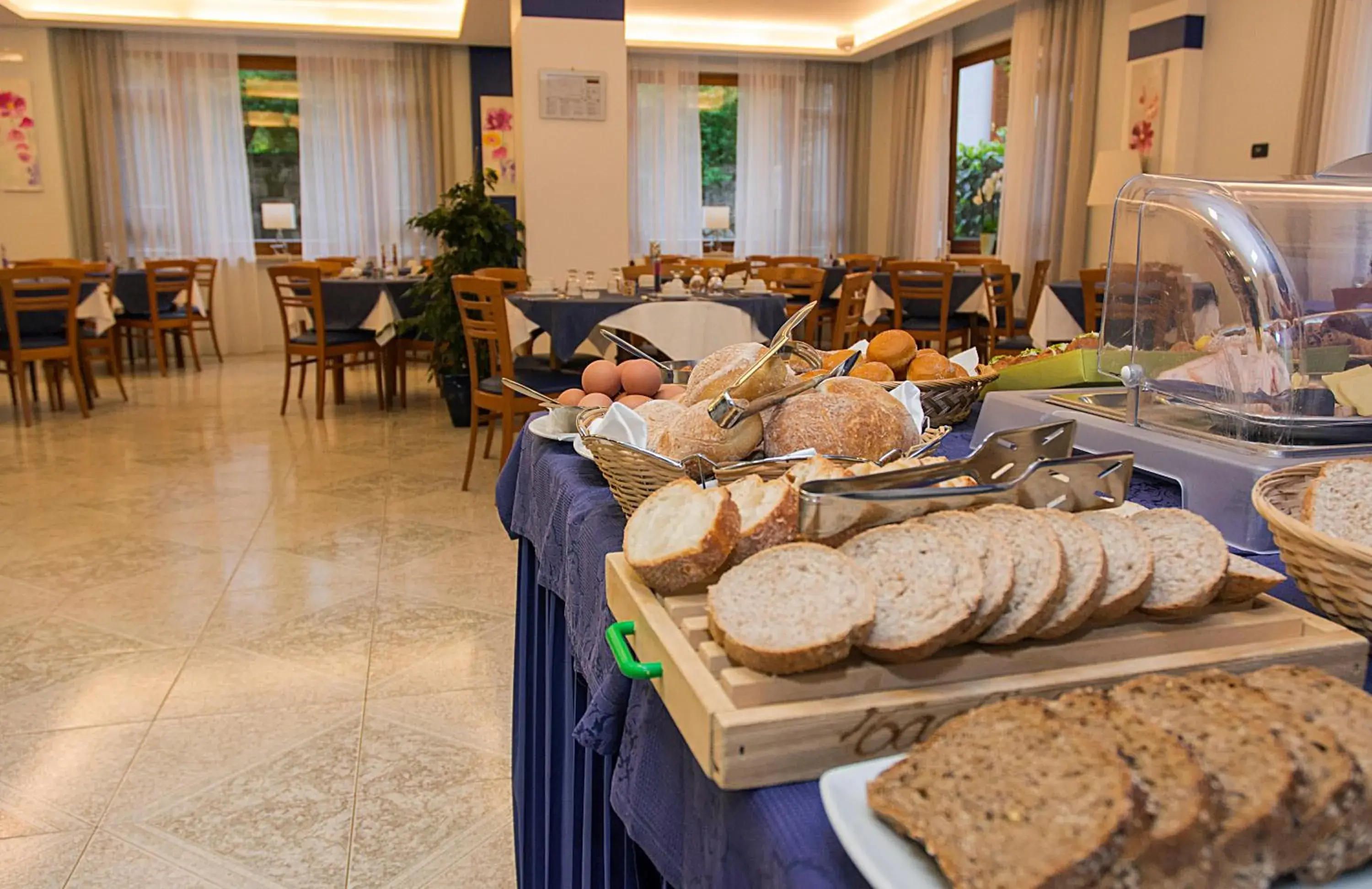 Breakfast in Hotel Leone