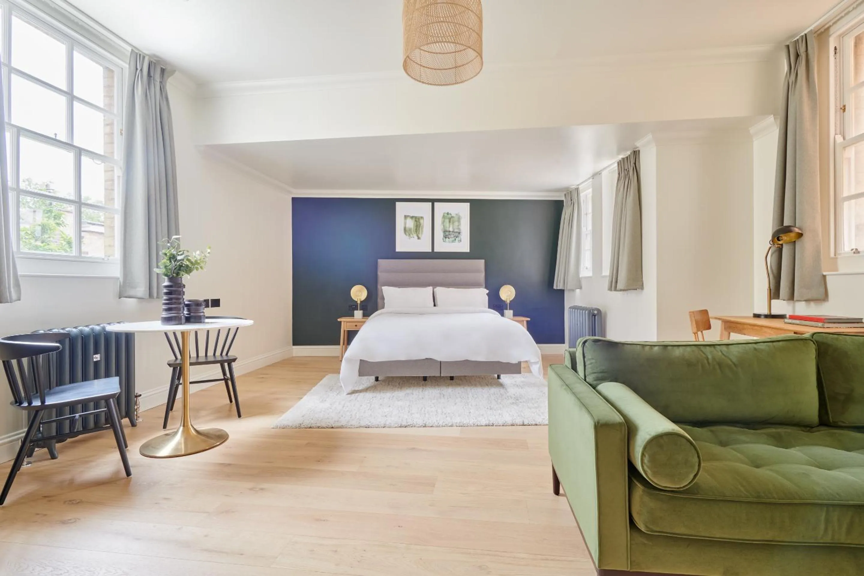 Queen Suite in Chelsea Green Hotel, Sonder by Marriott Bonvoy